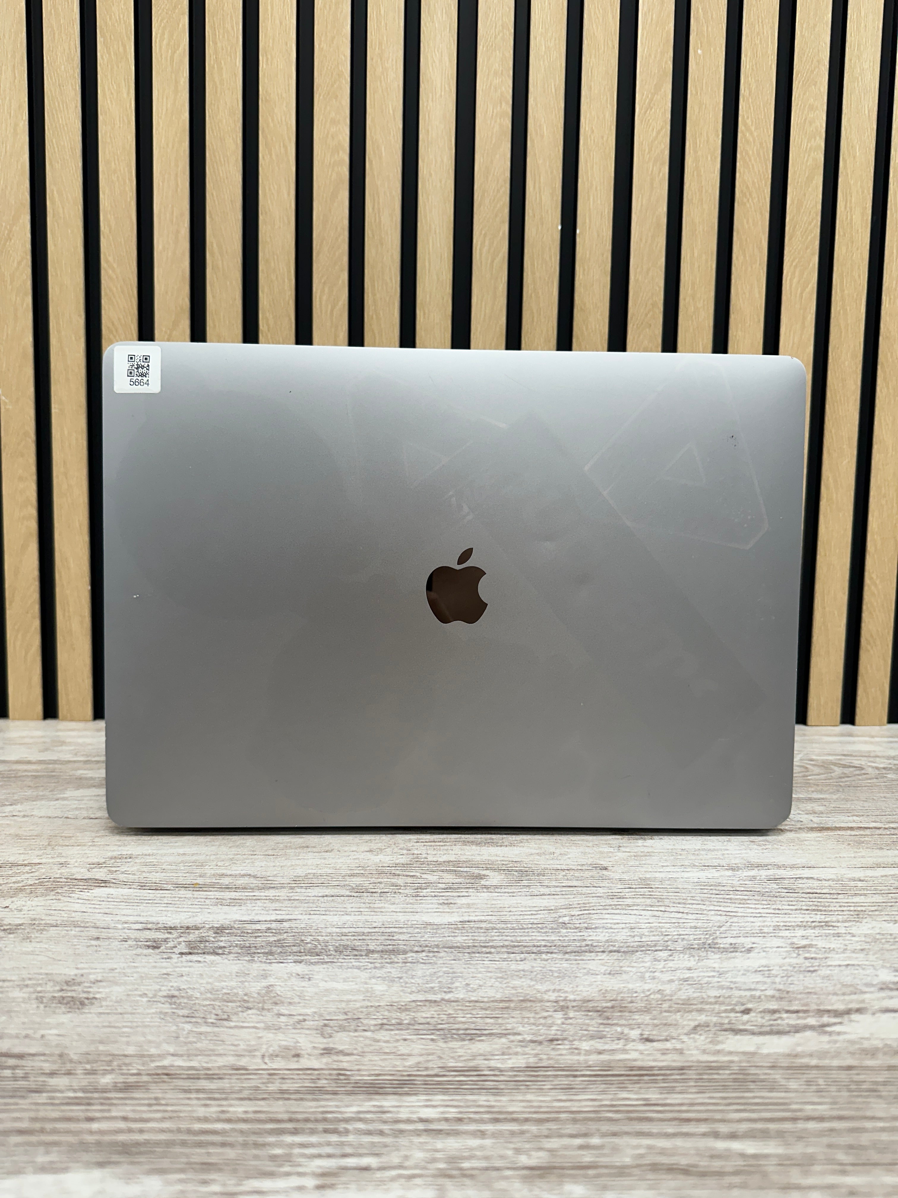 MacBook Pro 15" 2018 i7 16gb 256gb SSD - Moyacell