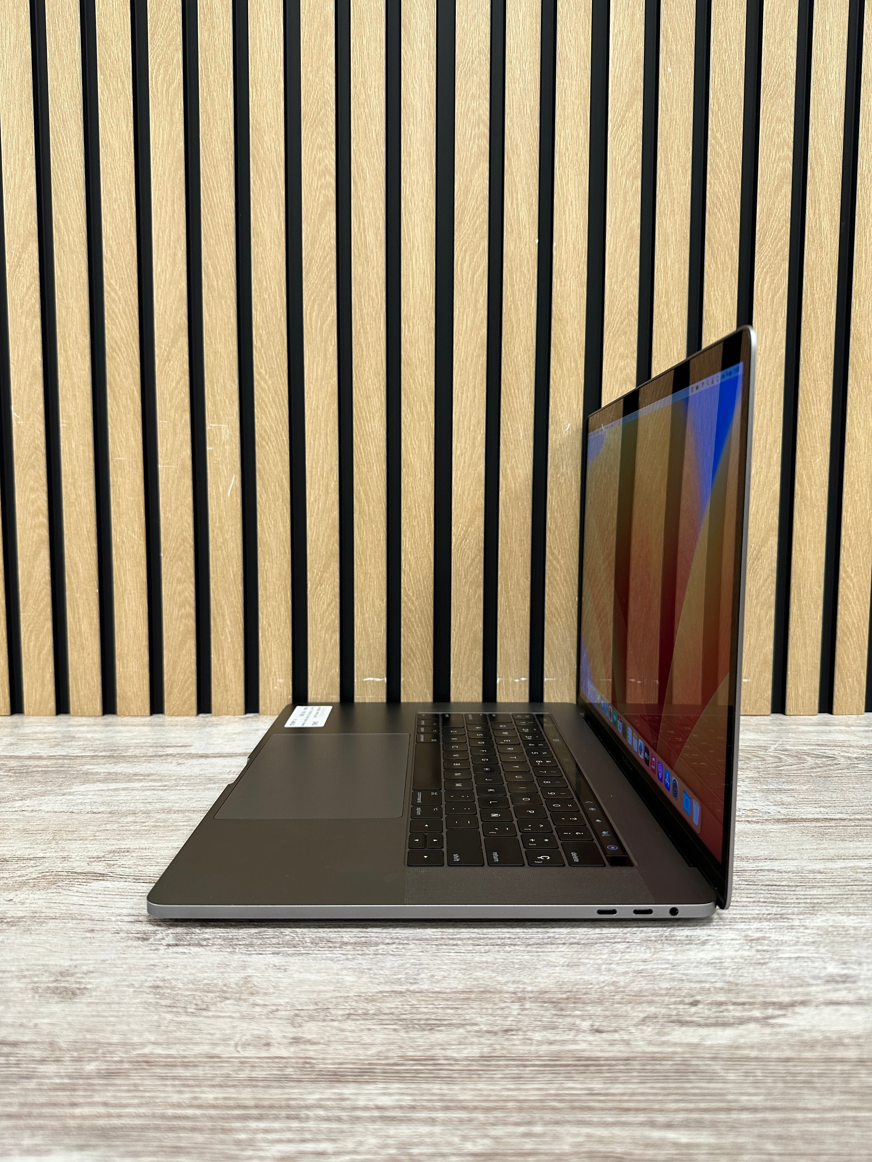 MacBook Pro 15" 2017 i7 16gb 1tb SSD - Moyacell