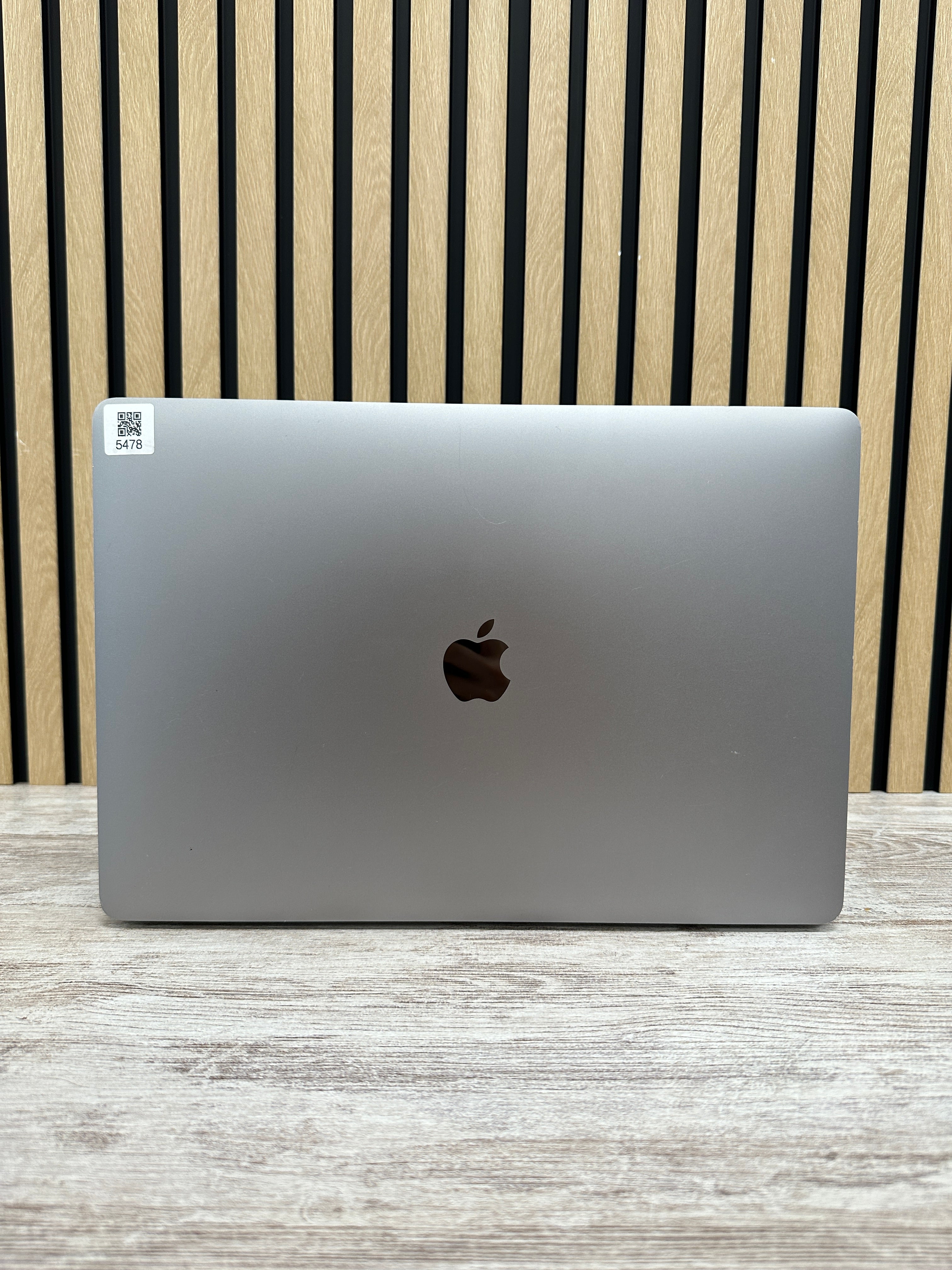 MacBook Pro 15" 2018 i7 16gb 500gb SSD