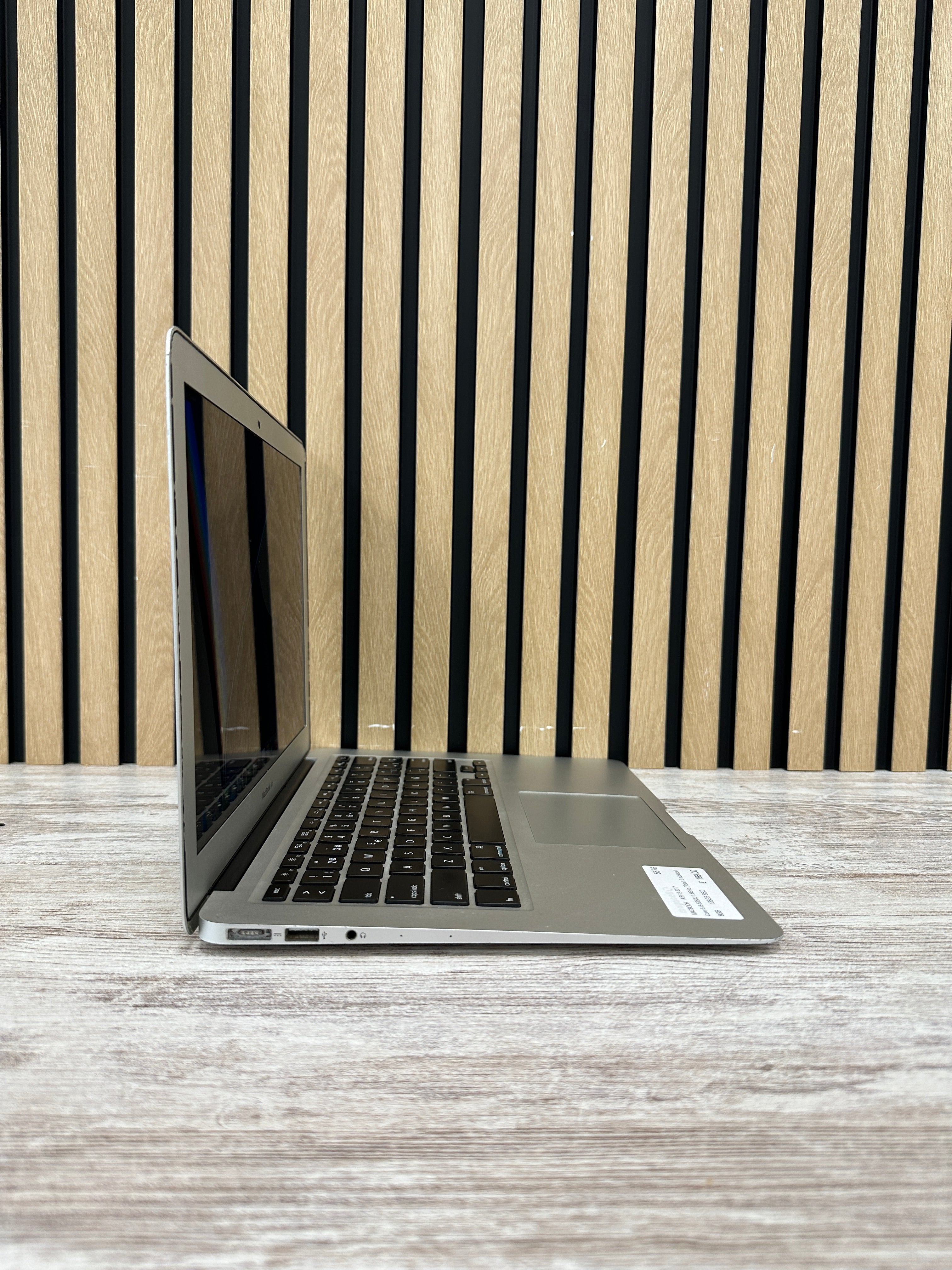 MacBook Air 13" 2017 i5 8gb 128gb SSD - Moyacell
