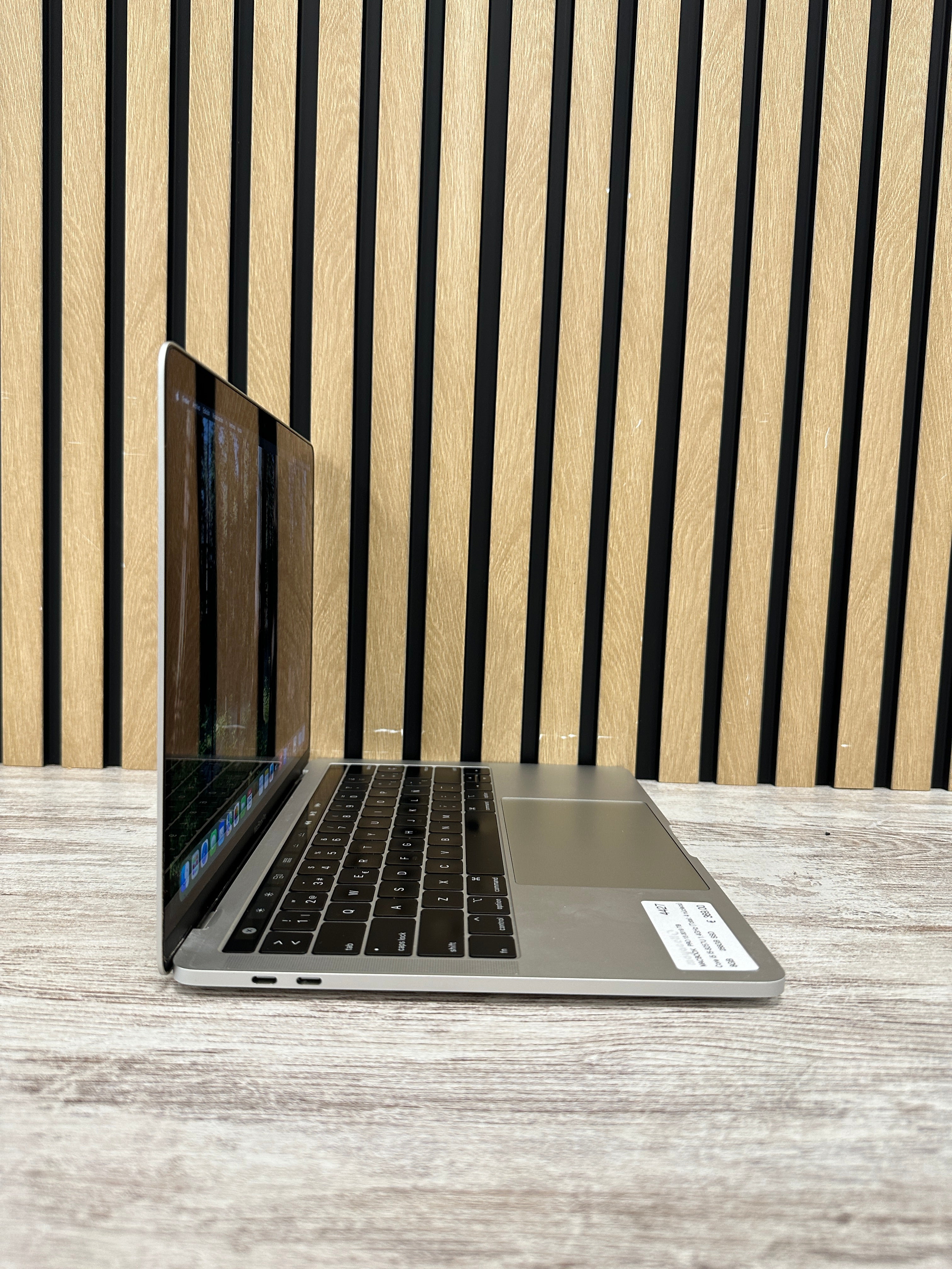 MacBook Pro 13" 2019 TB i5 8gb 256gb SSD - Moyacell