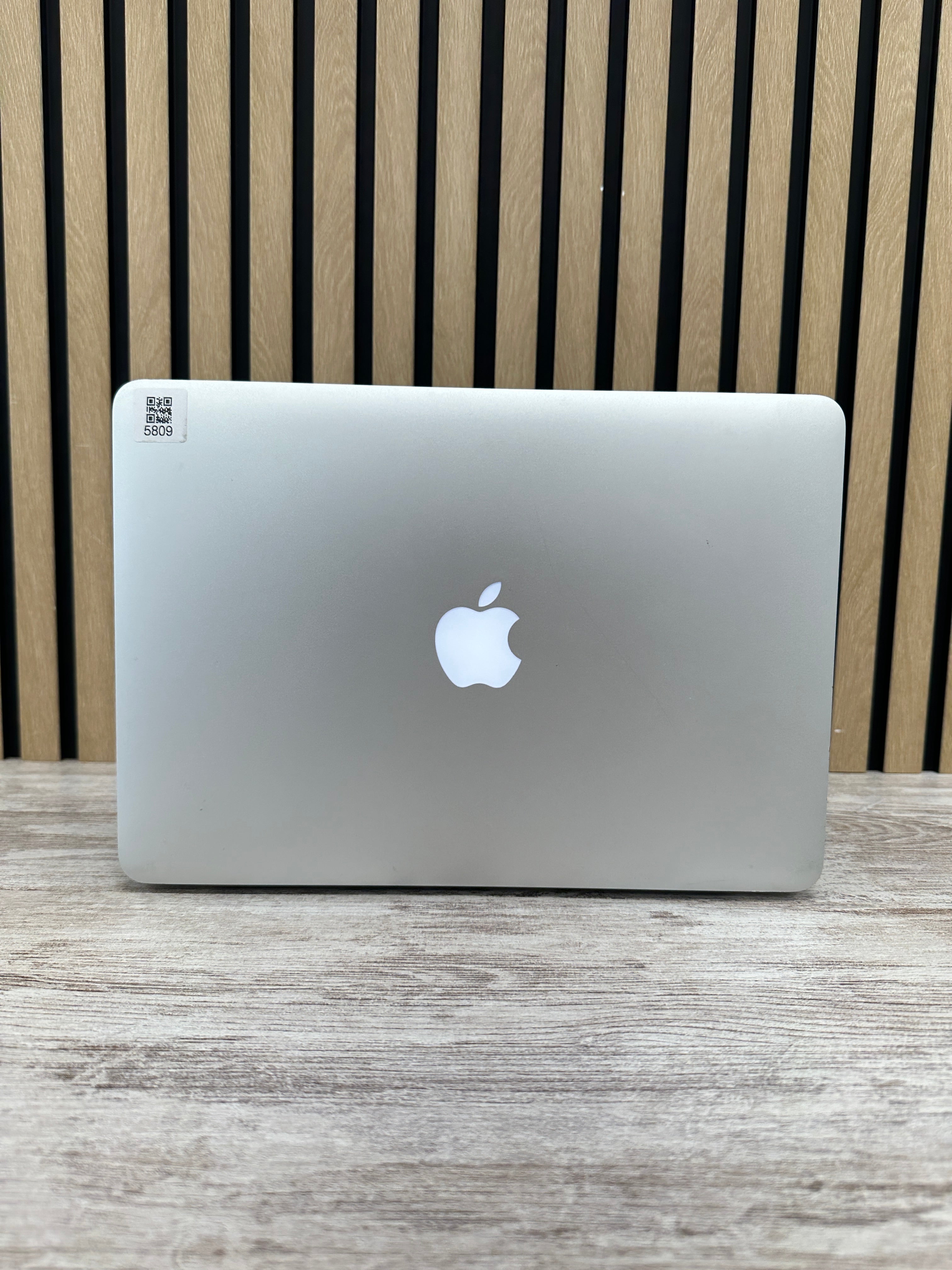 MacBook Pro 13" 2015 i5 16gb 256gb SSD - Moyacell