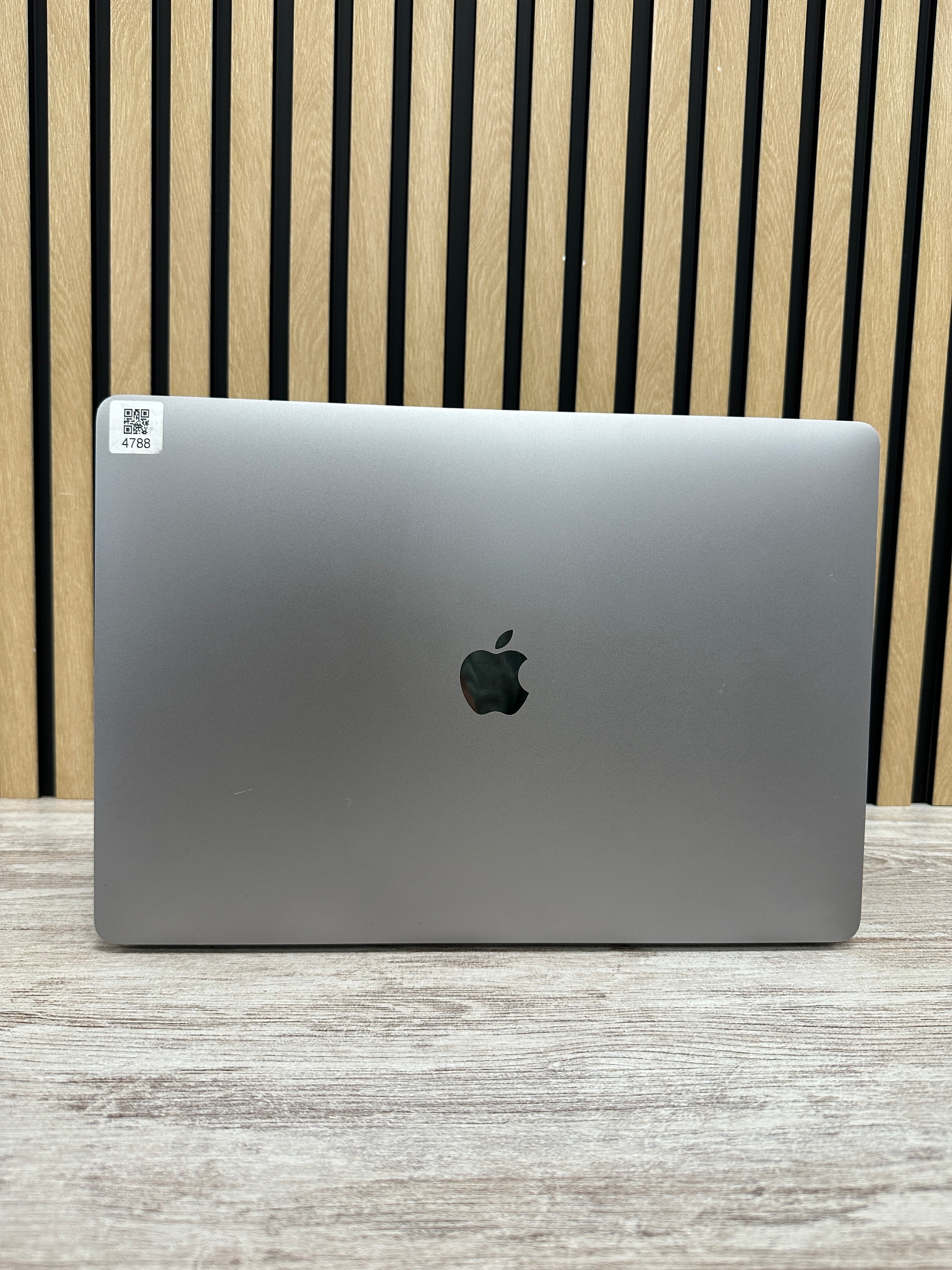 MacBook Pro 15" 2017 i7 16gb 1tb SSD - Moyacell