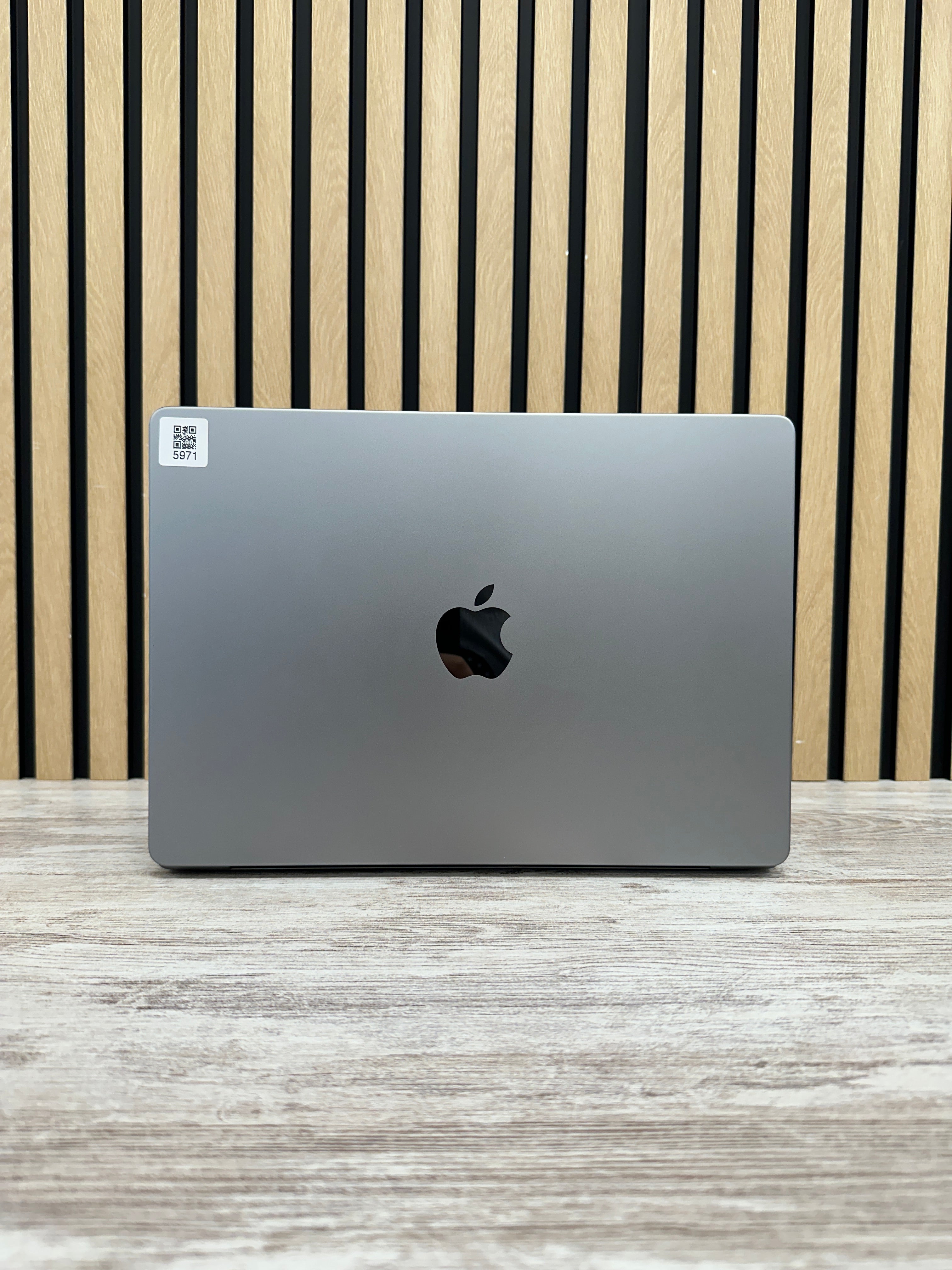 MacBook Pro 14" 2021 M1 PRO 16gb 500gb SSD