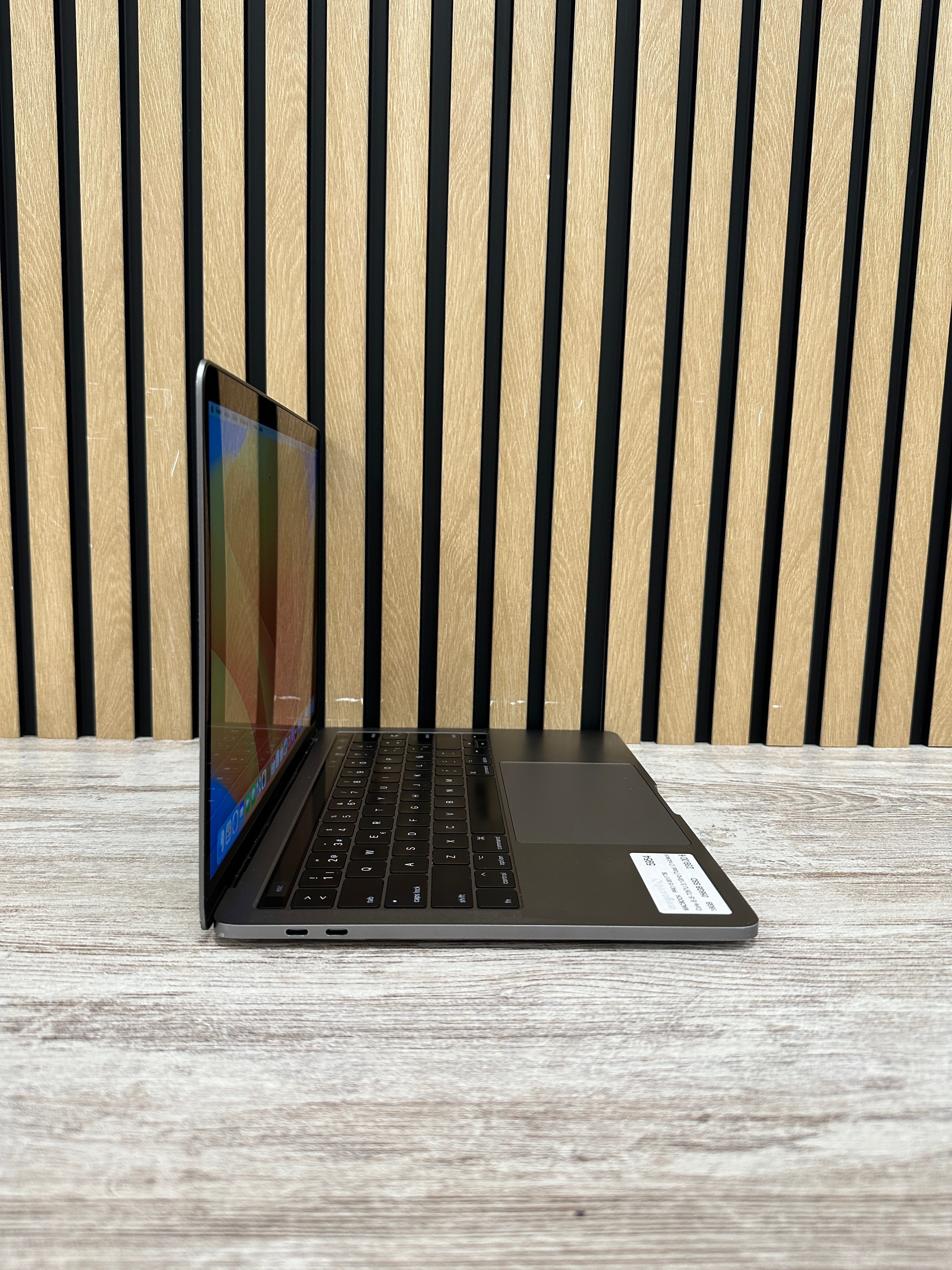 MacBook Pro 13" 2017 TB i5 16gb 256gb SSD