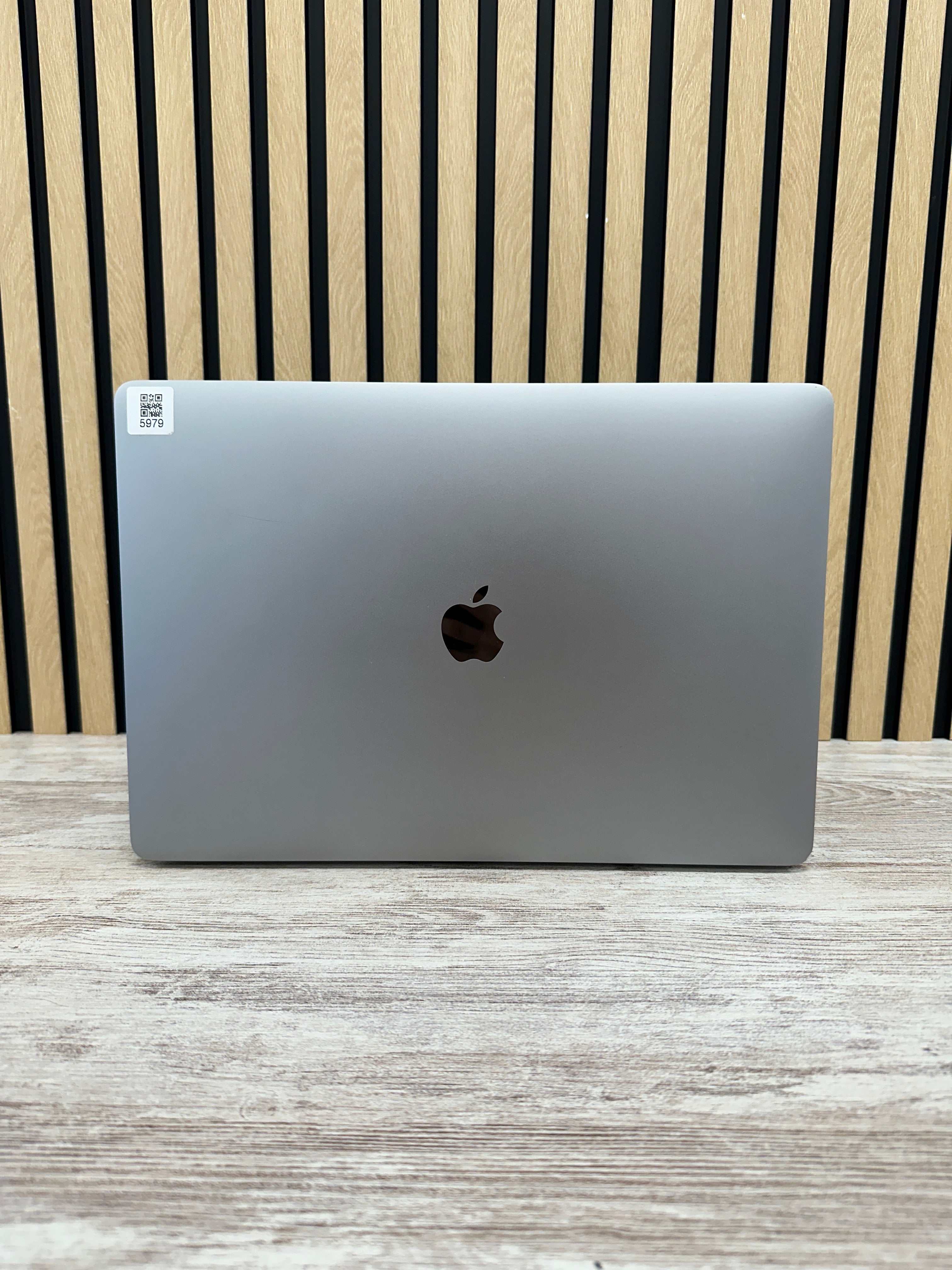 MacBook Pro 15" 2017 i7 16gb 1tb SSD