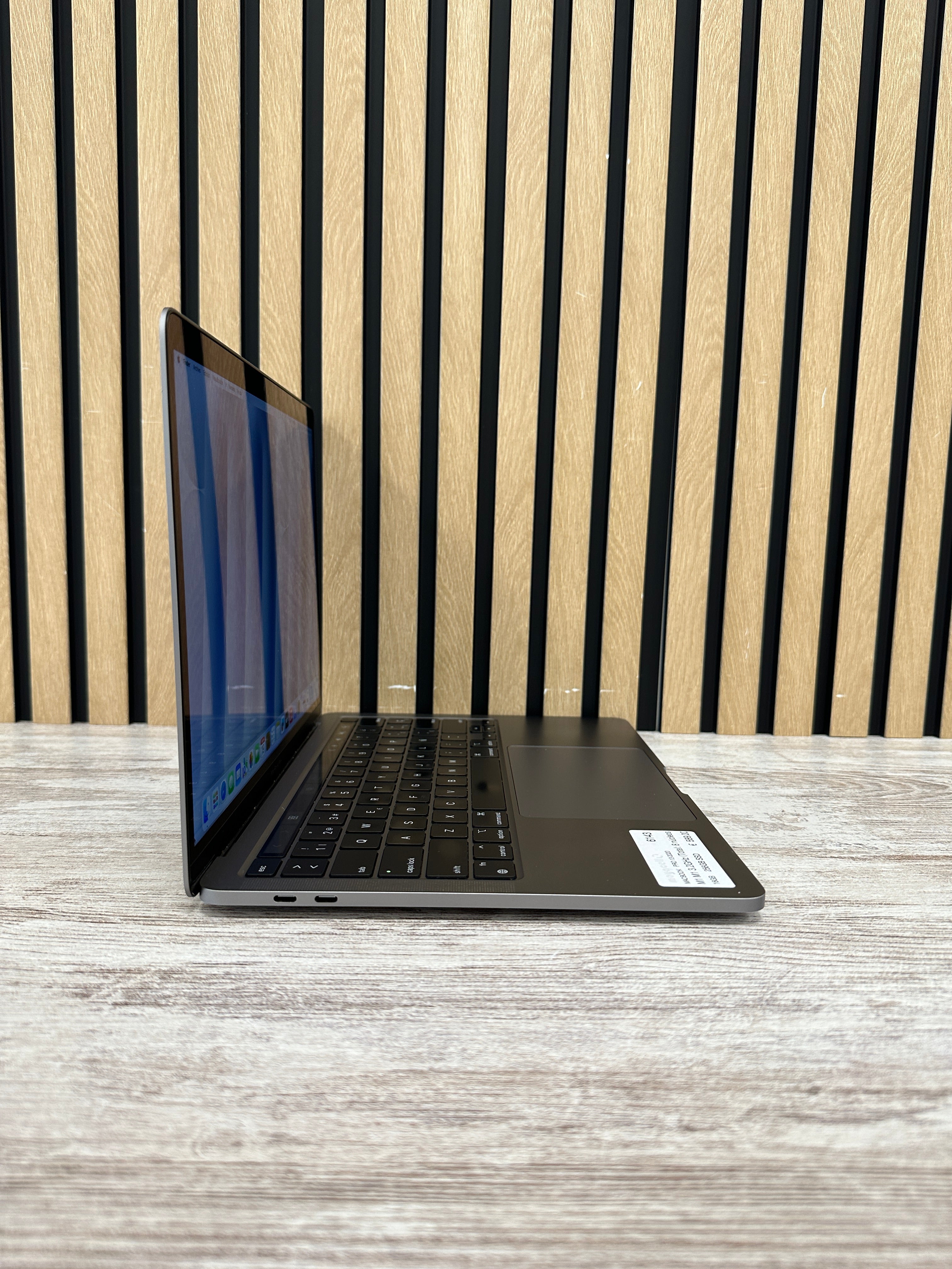 MacBook Pro 13" 2020 M1 16gb 256gb SSD
