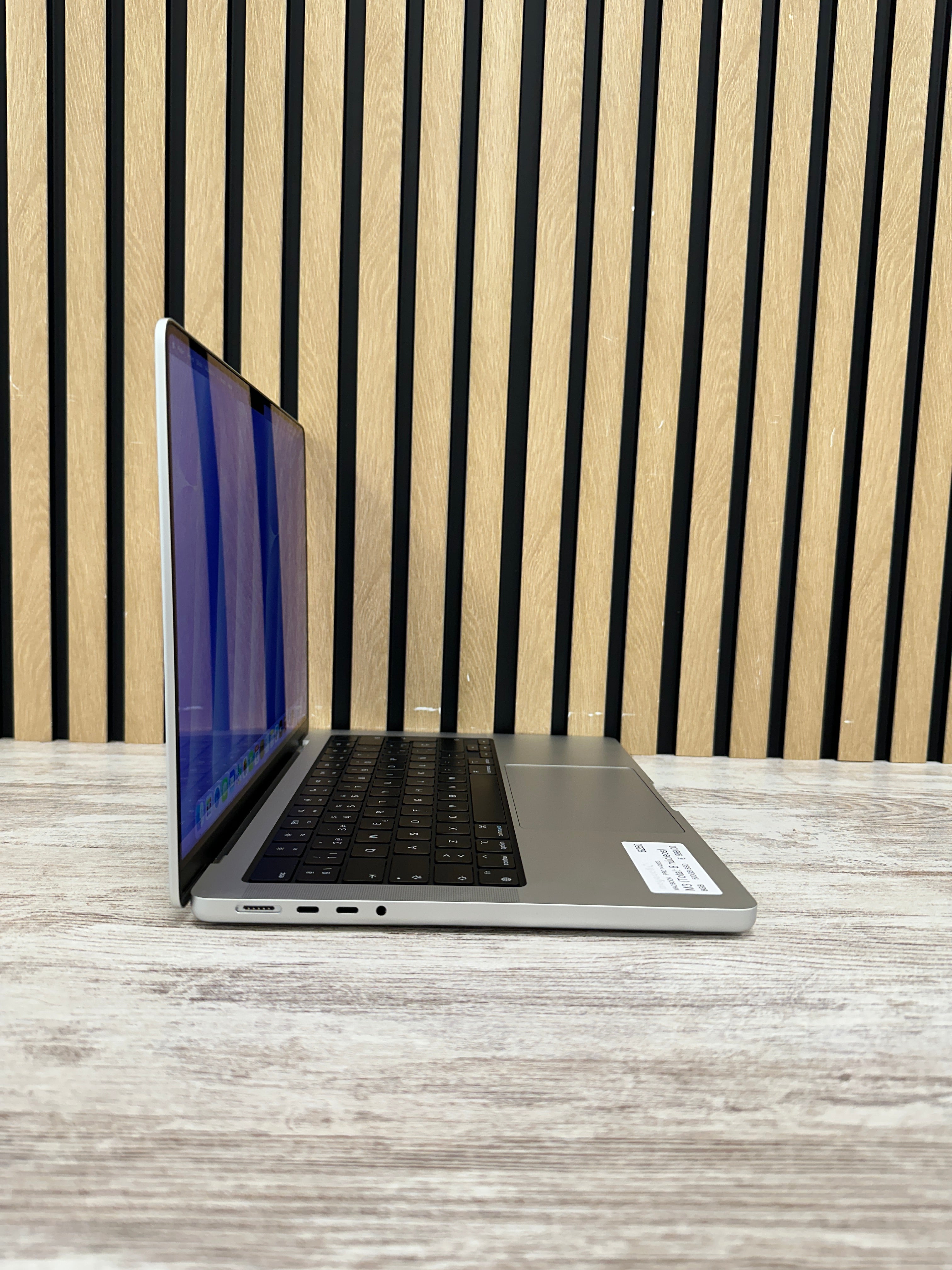 MacBook Pro 14" 2023 M3 8gb 500gb SSD