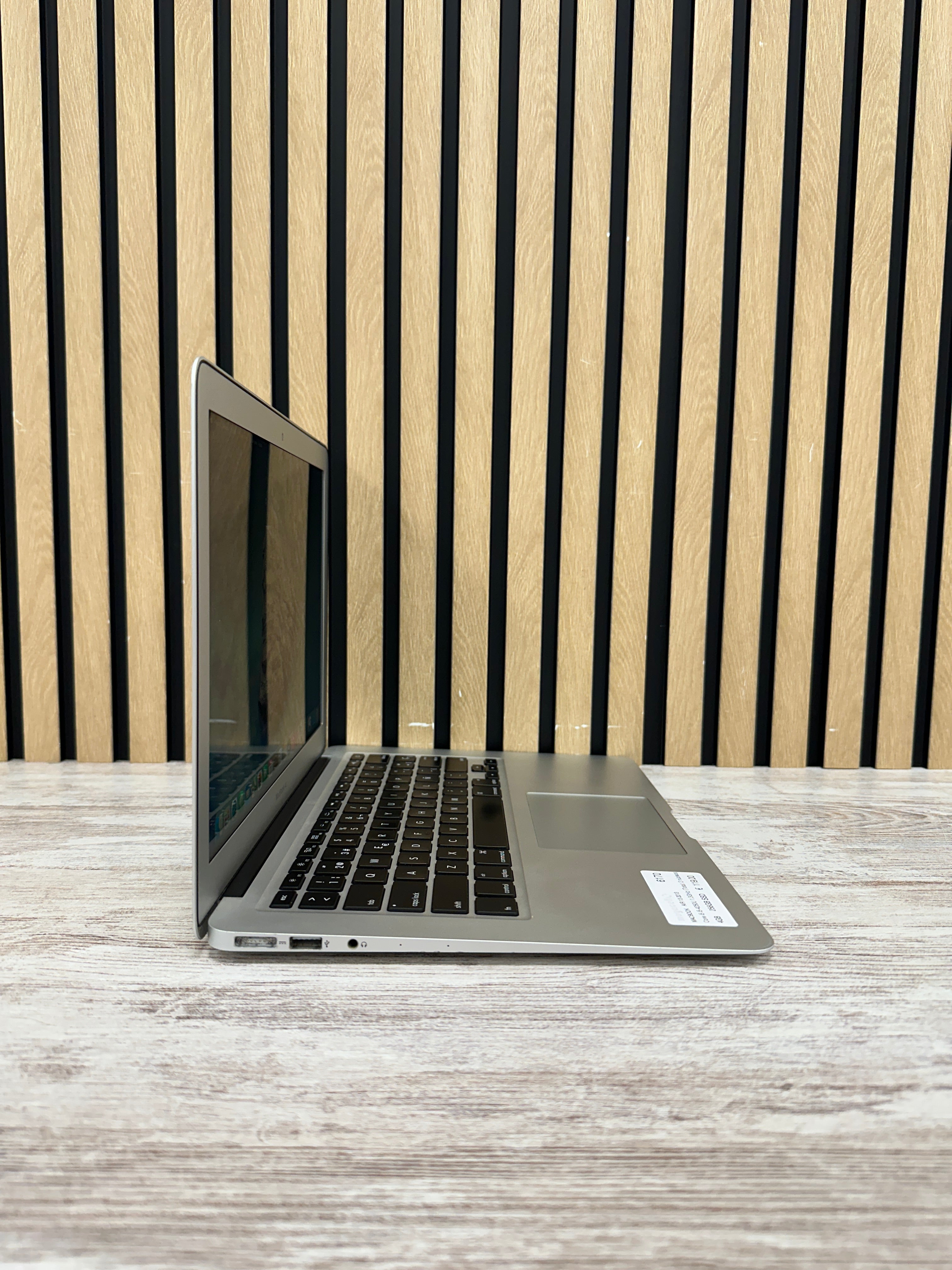 MacBook Air 13" 2013 i5 4gb 256gb SSD