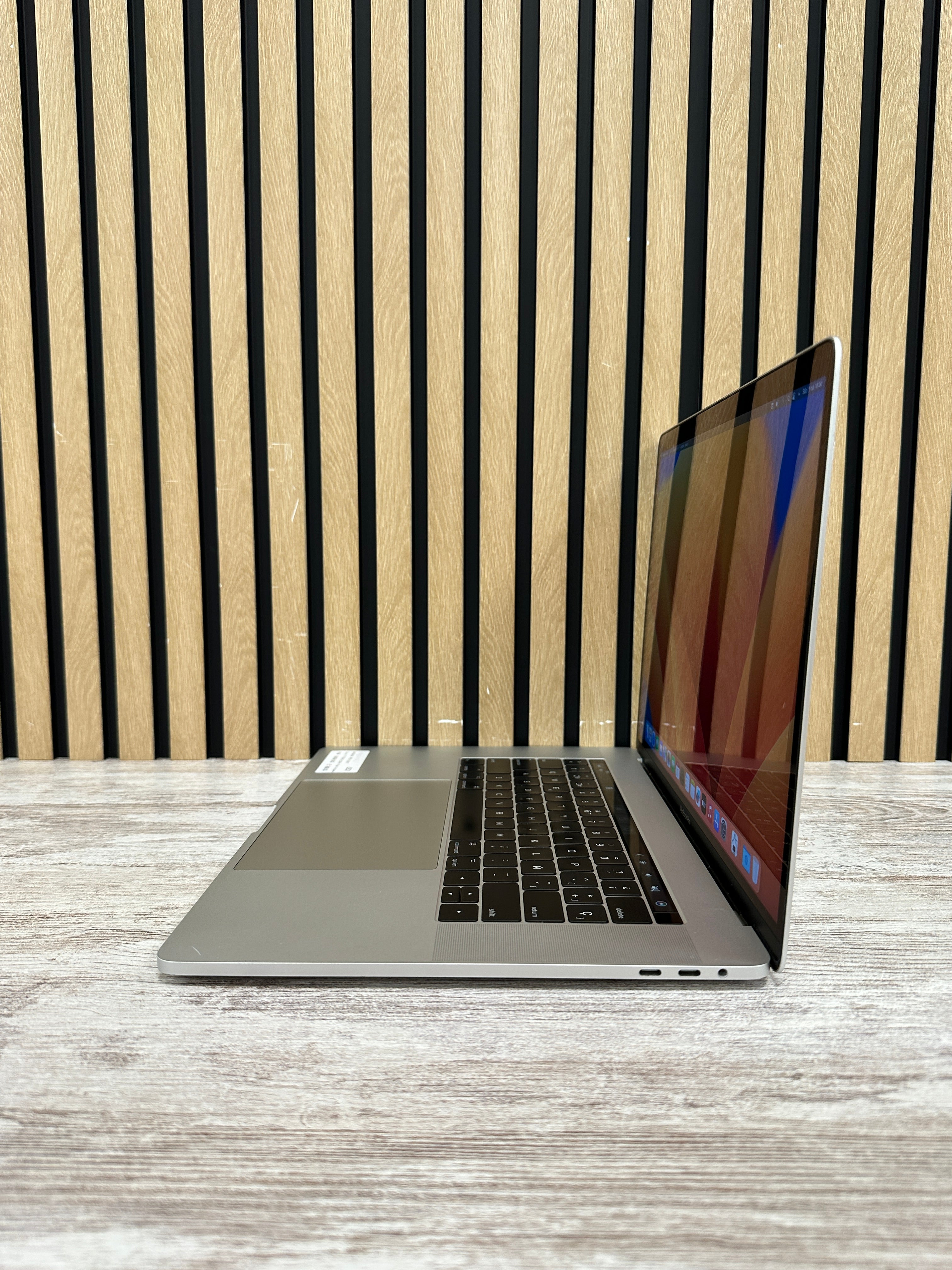 MacBook Pro 15" 2017 i7 16gb 500gb SSD - Moyacell
