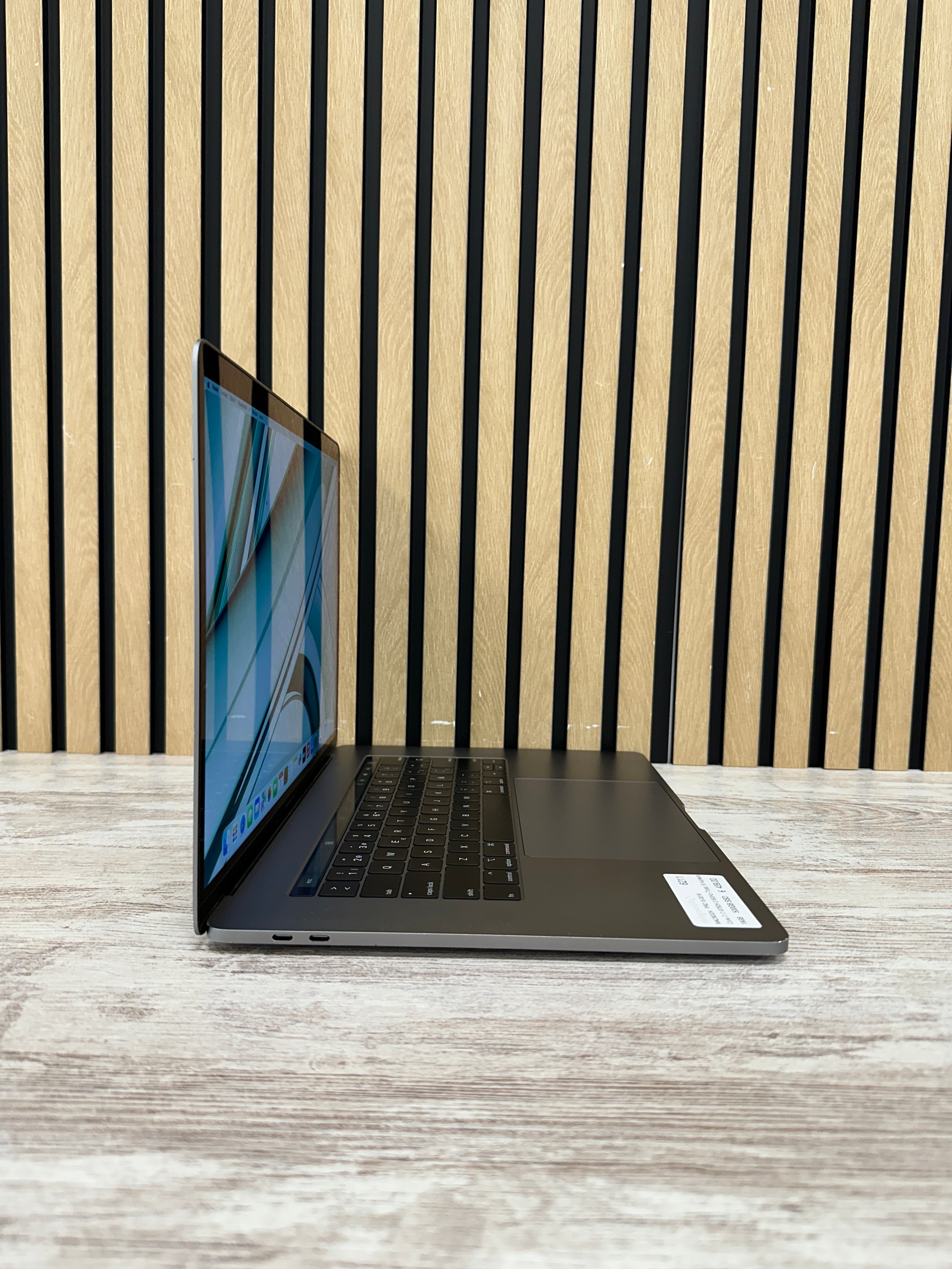MacBook Pro 15" 2019 i7 16gb 500gb SSD