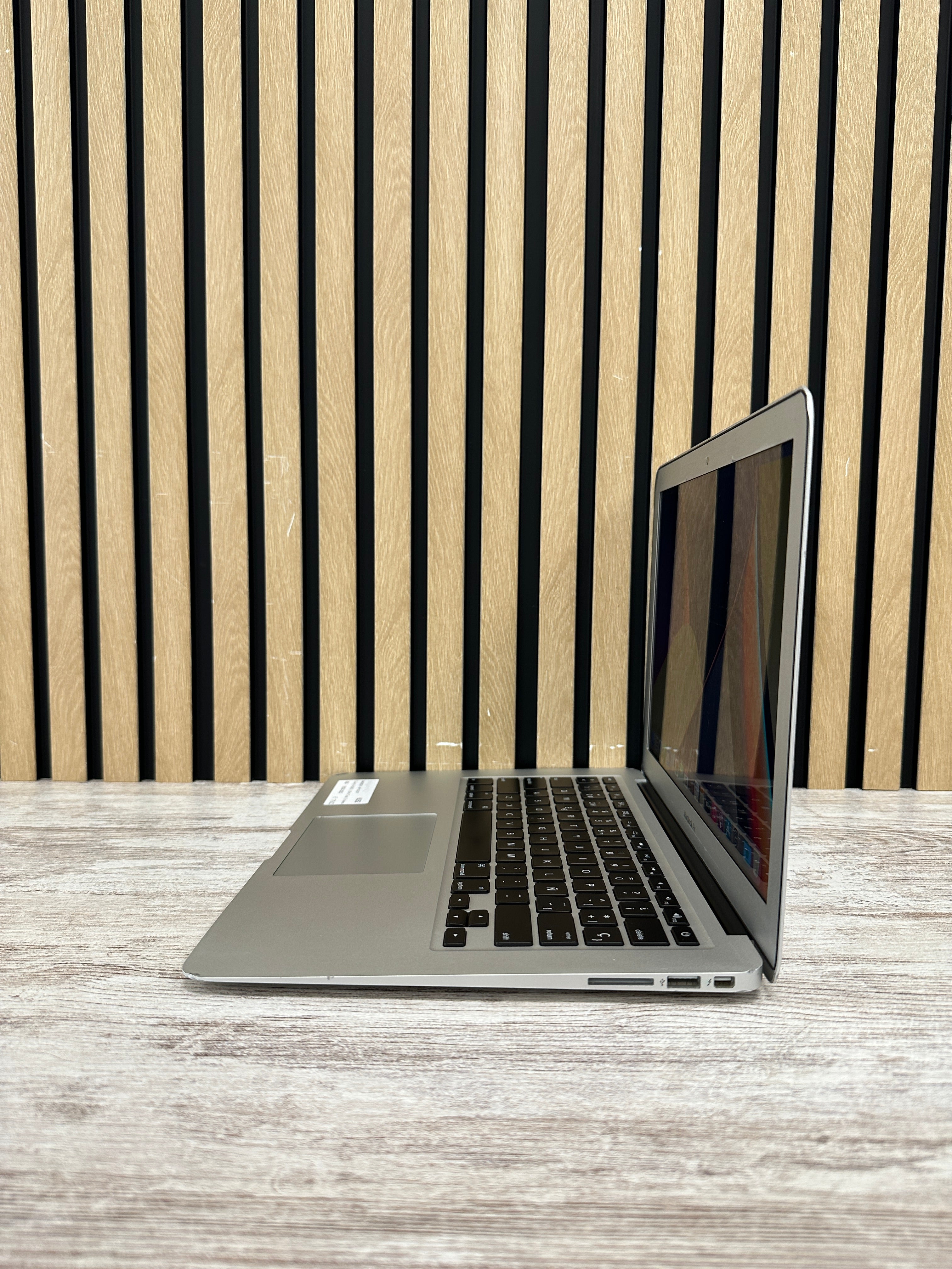 MacBook Air 13" 2017 i5 8gb 128gb SSD