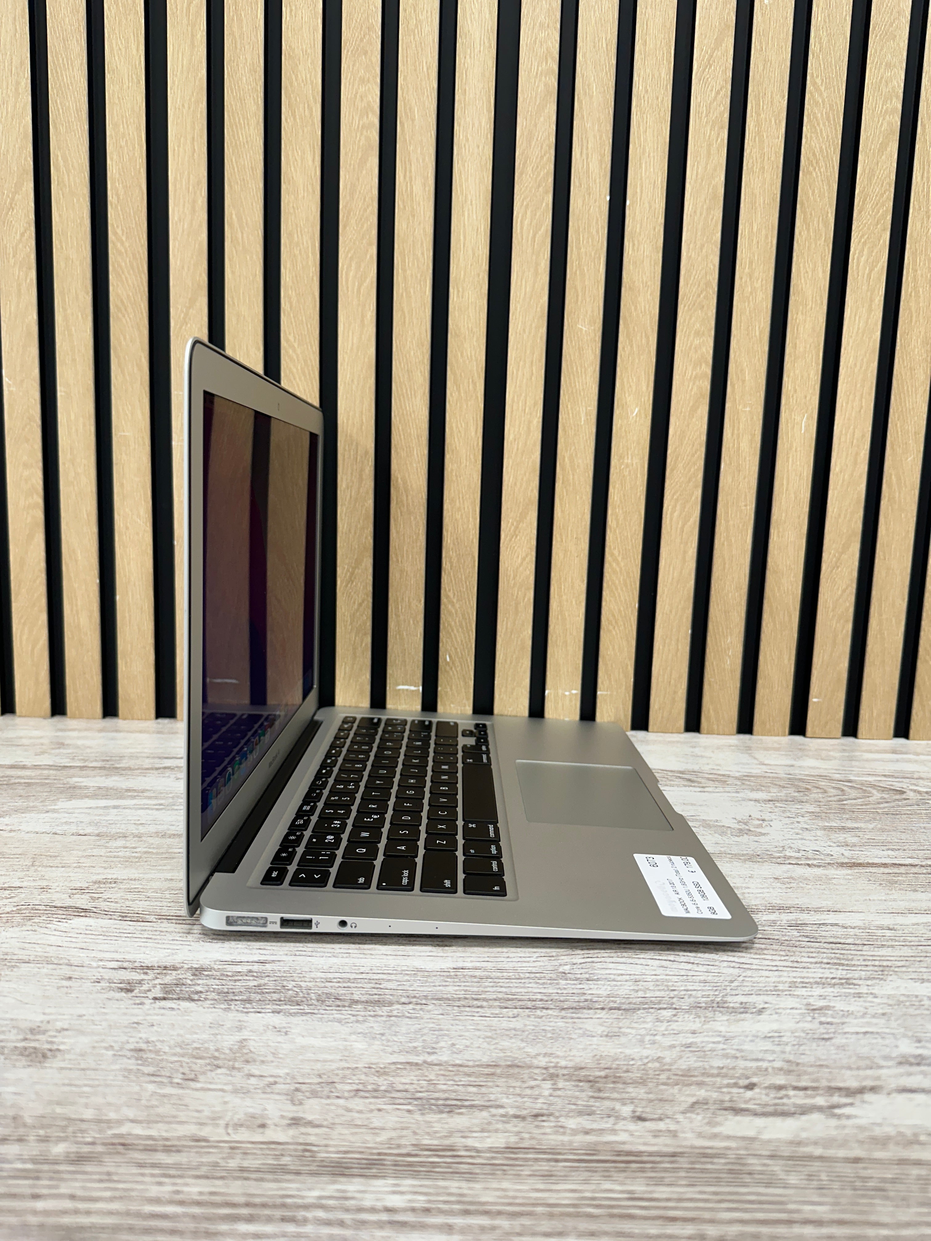 MacBook Air 13" 2017 i5 8gb 128gb SSD