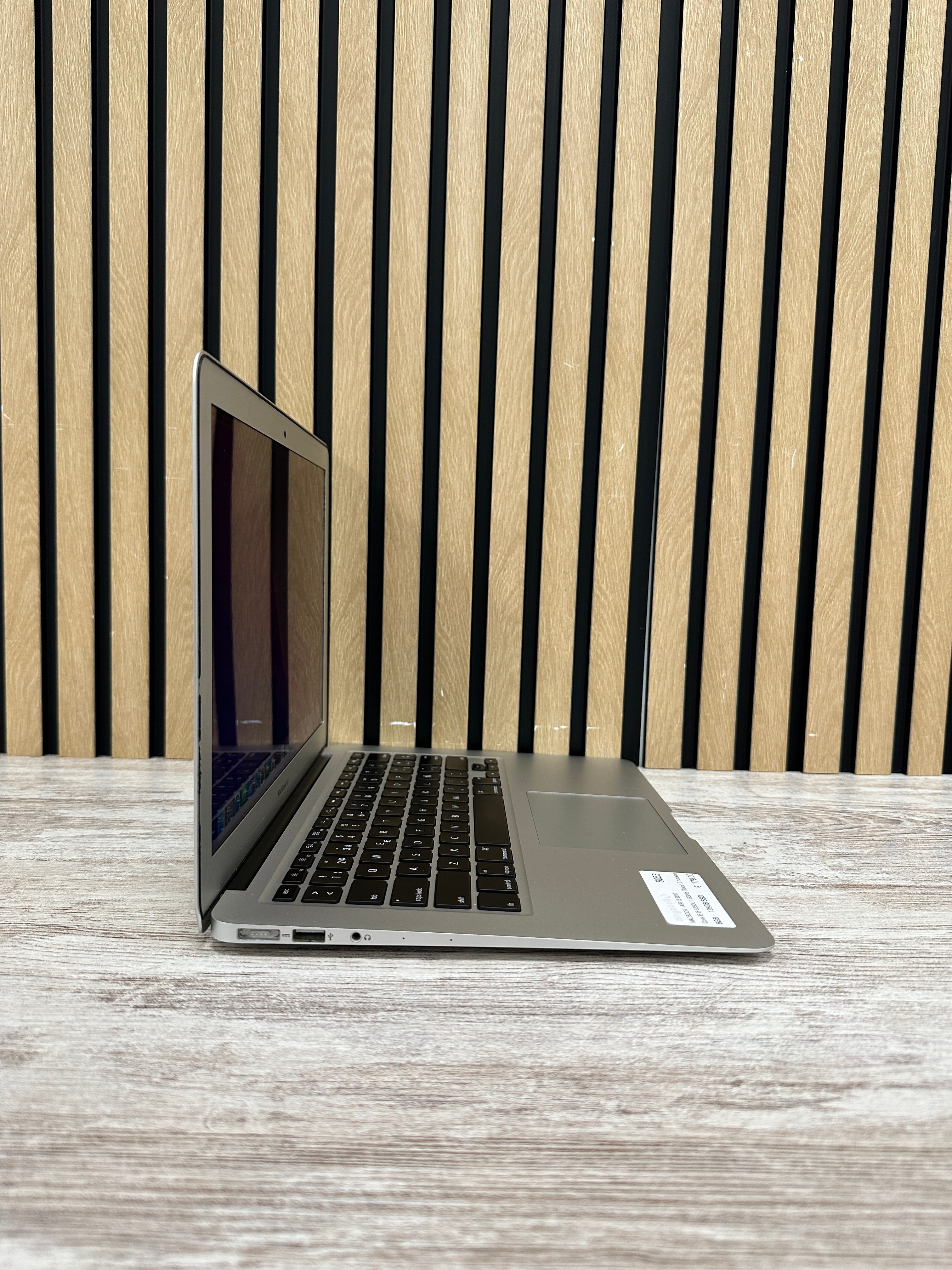 MacBook Air 13" 2017 i5 8gb 128gb SSD - Moyacell
