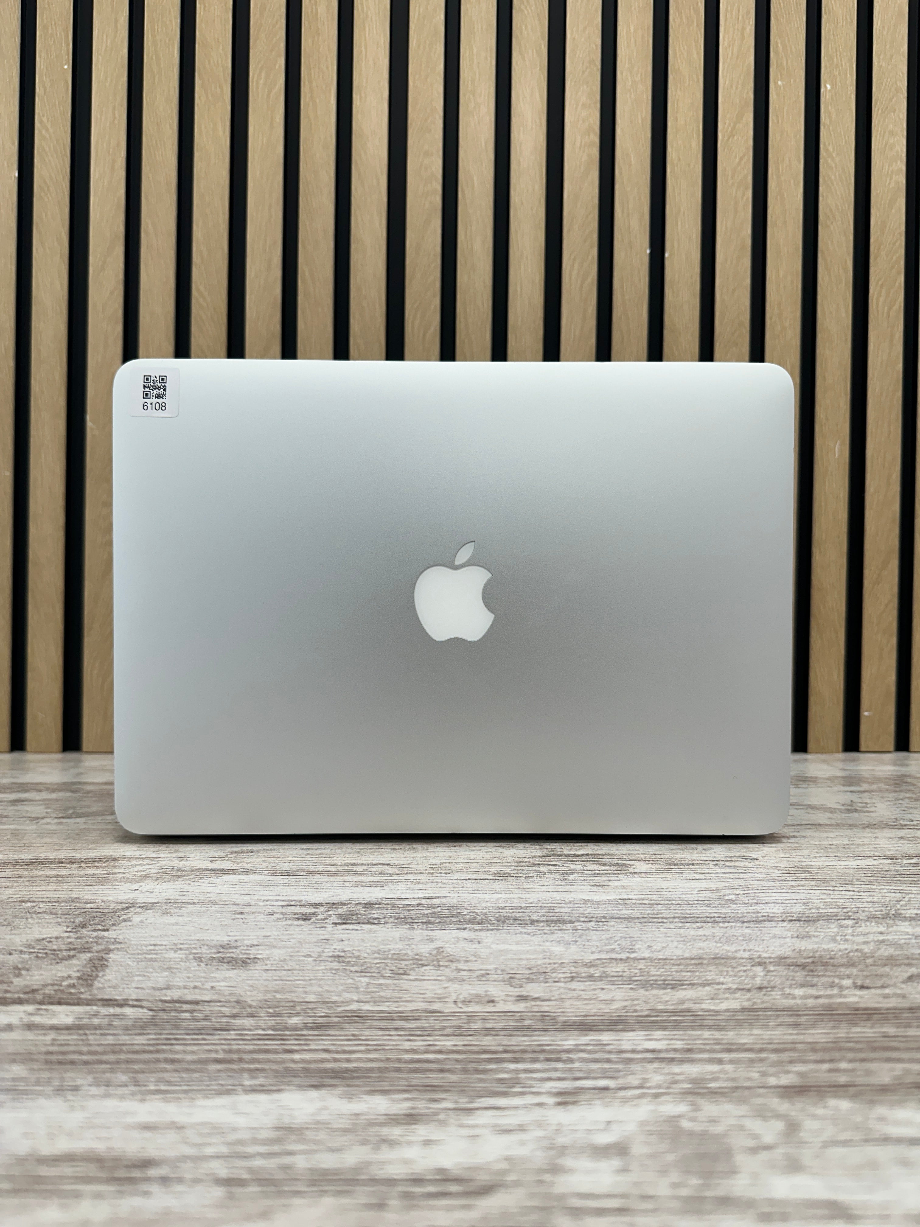 MacBook Pro 13" 2015 i7 16gb 500gb SSD