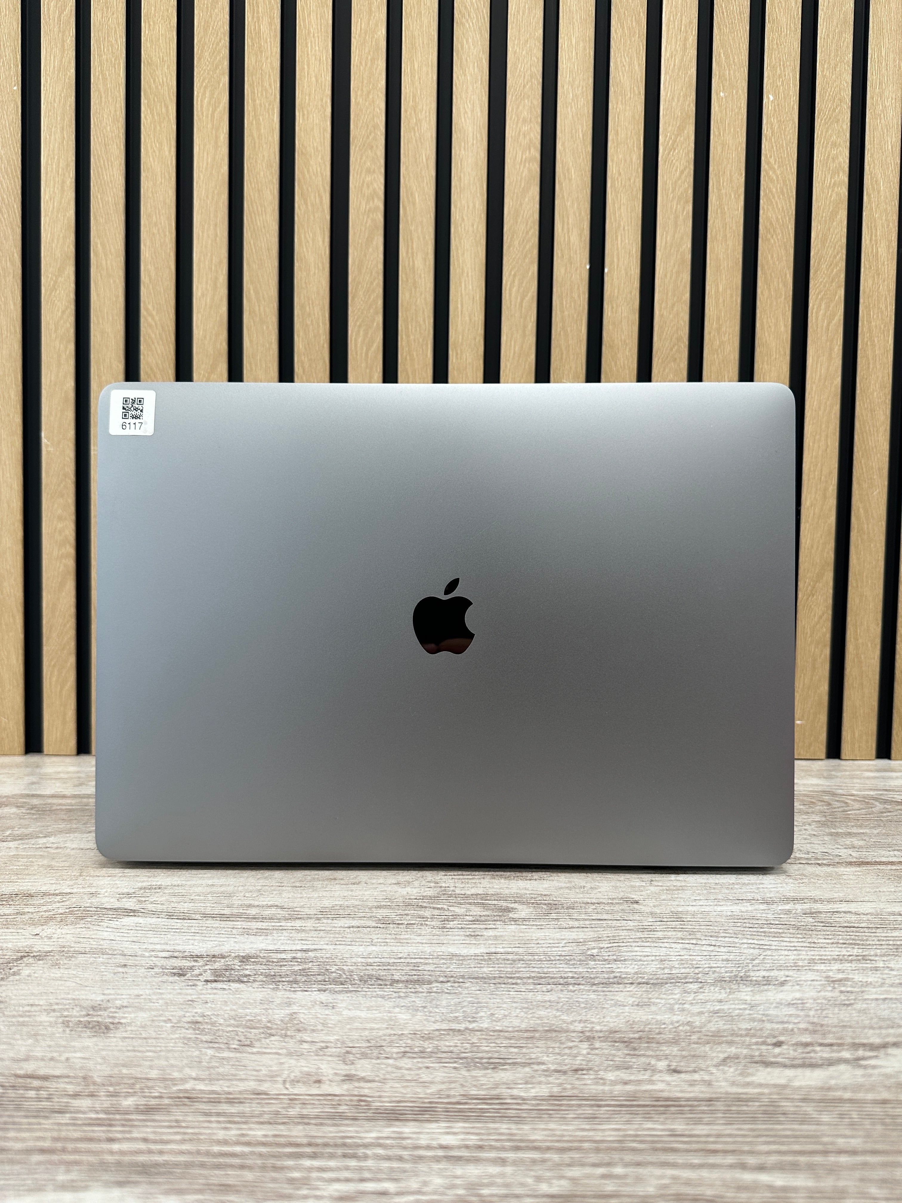 MacBook Pro 15" 2017 i7 16gb 500gb SSD