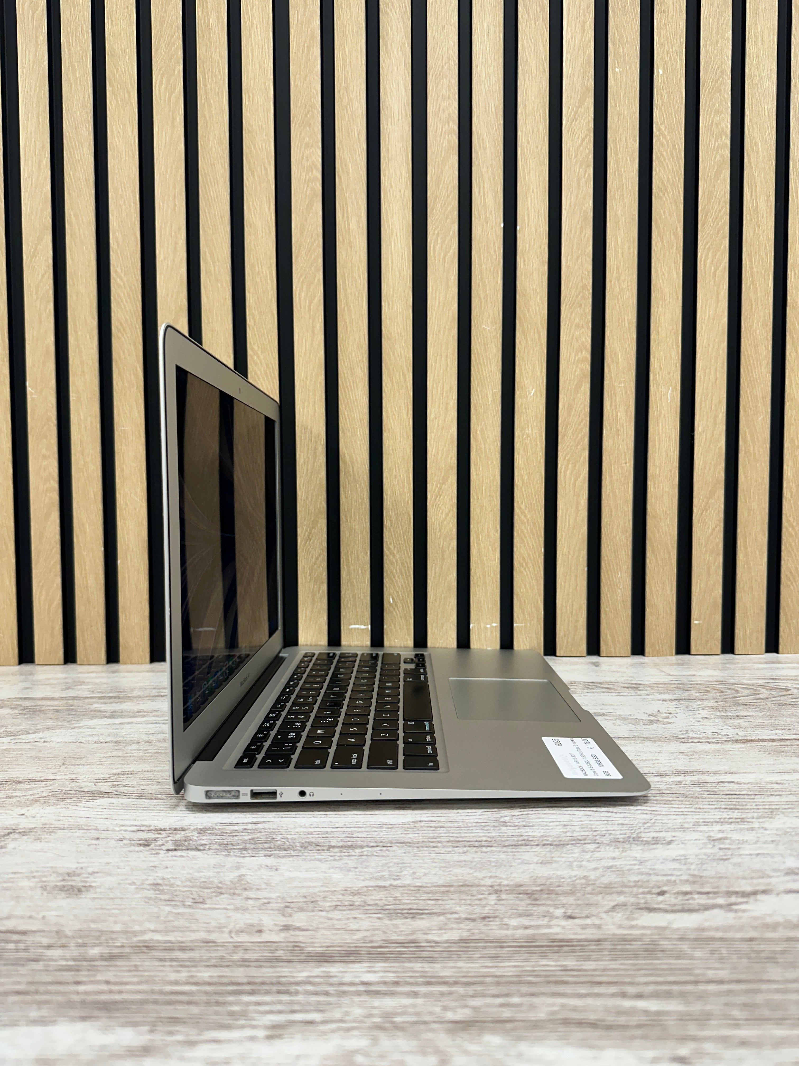 MacBook Air 13" 2017 i5 8gb 128gb SSD