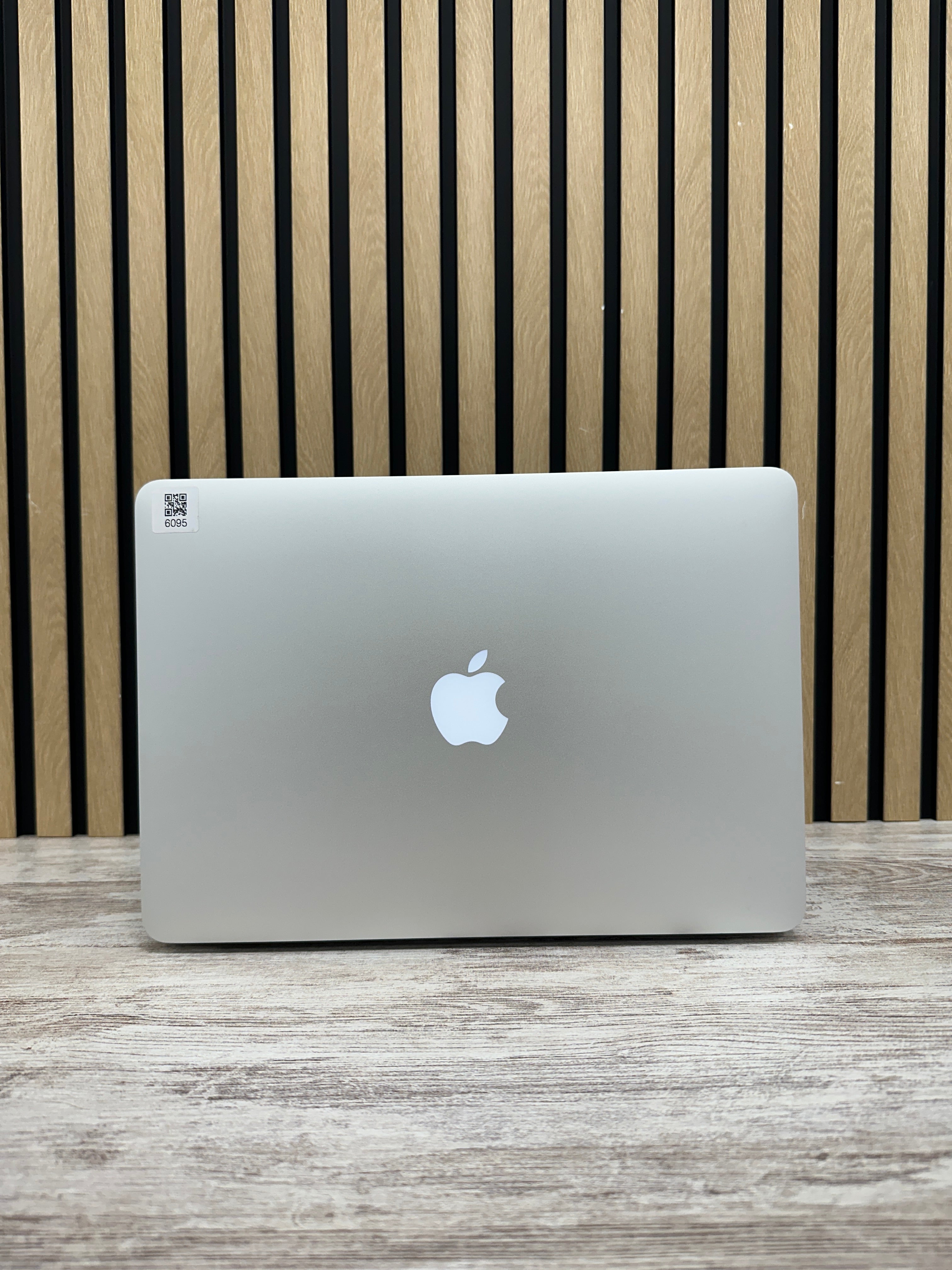 MacBook Air 13" 2017 i5 8gb 128gb SSD