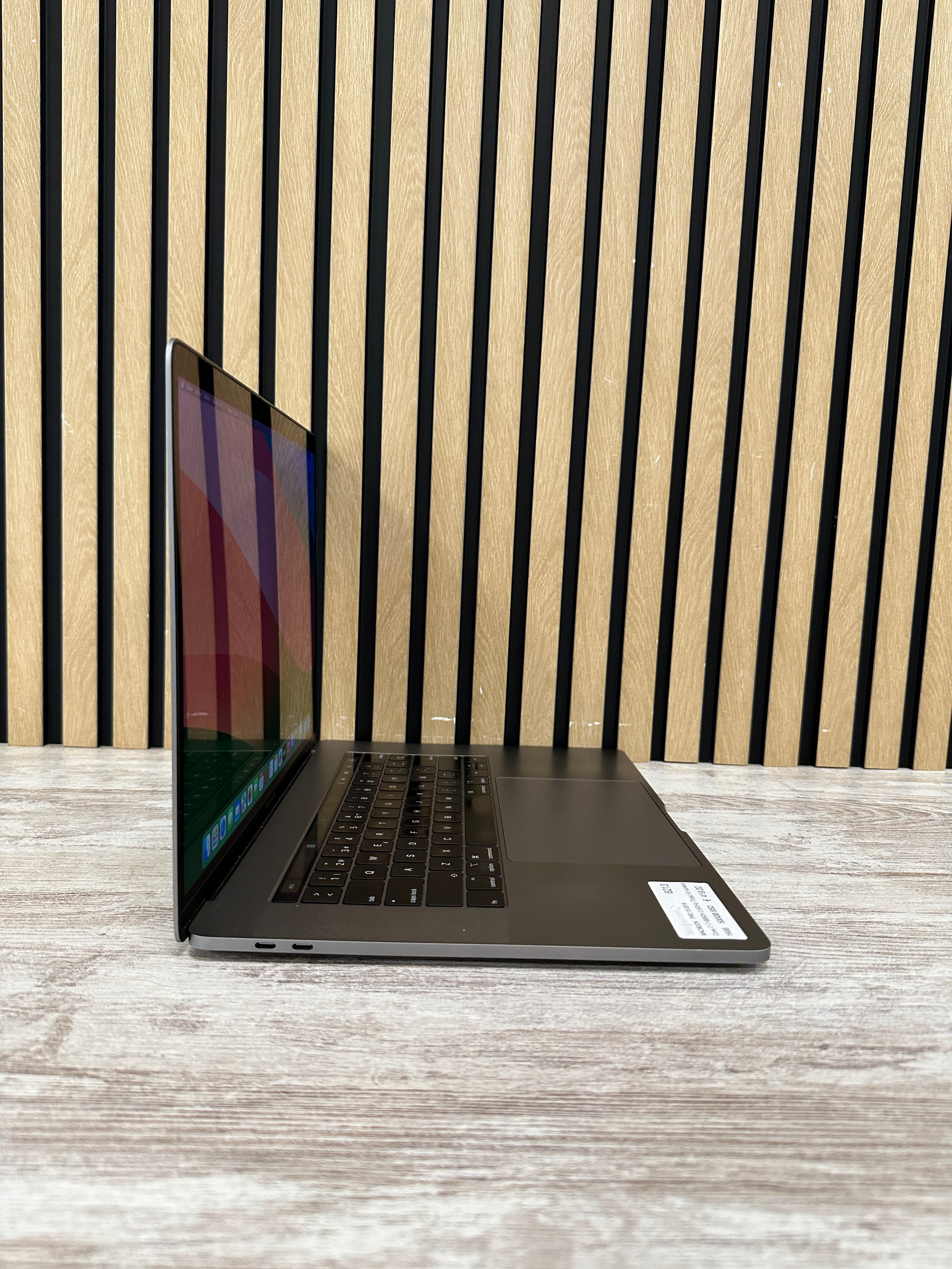 MacBook Pro 15" 2018 i7 16gb 500gb SSD