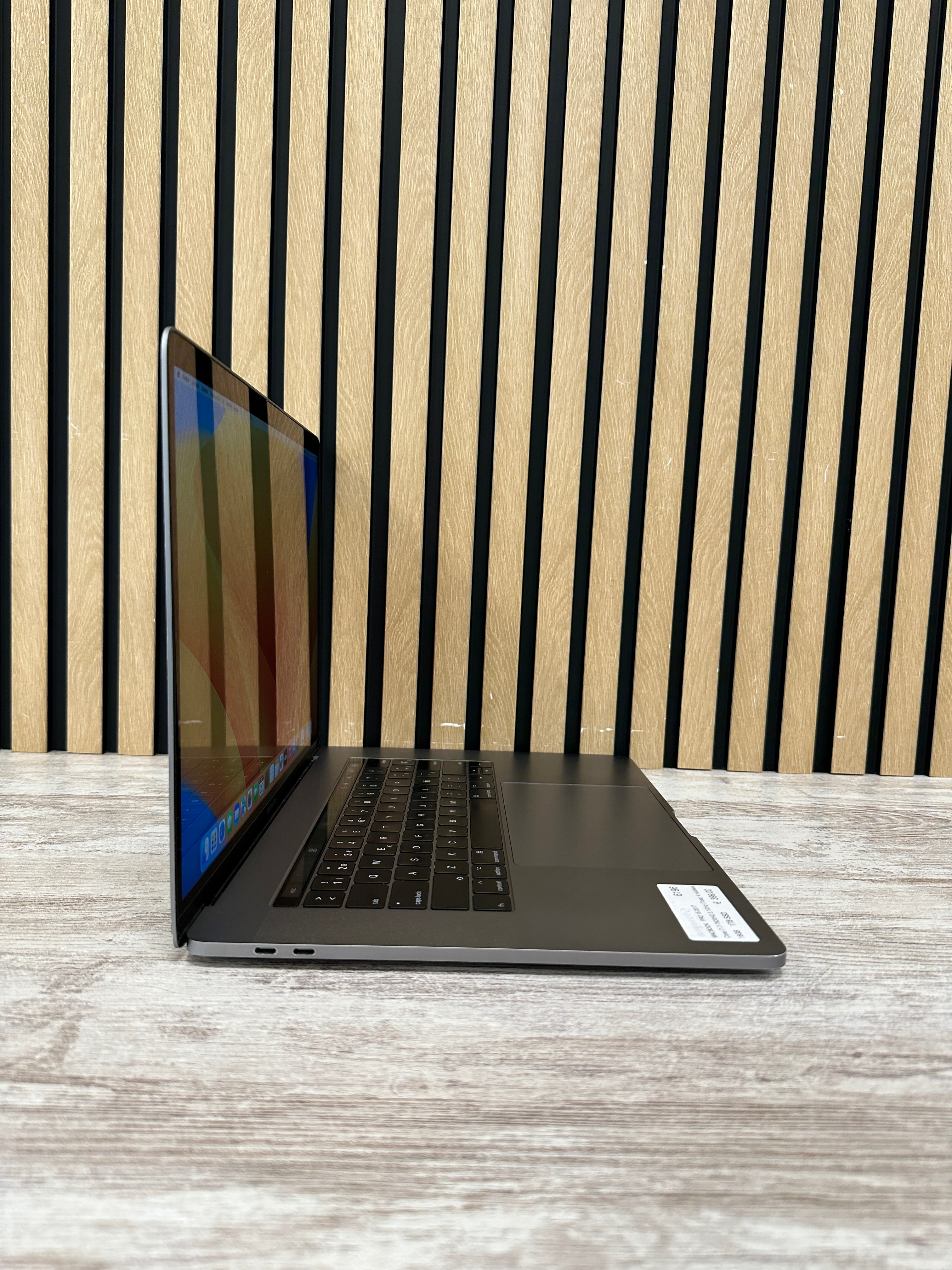 MacBook Pro 15" 2017 i7 16gb 1tb SSD