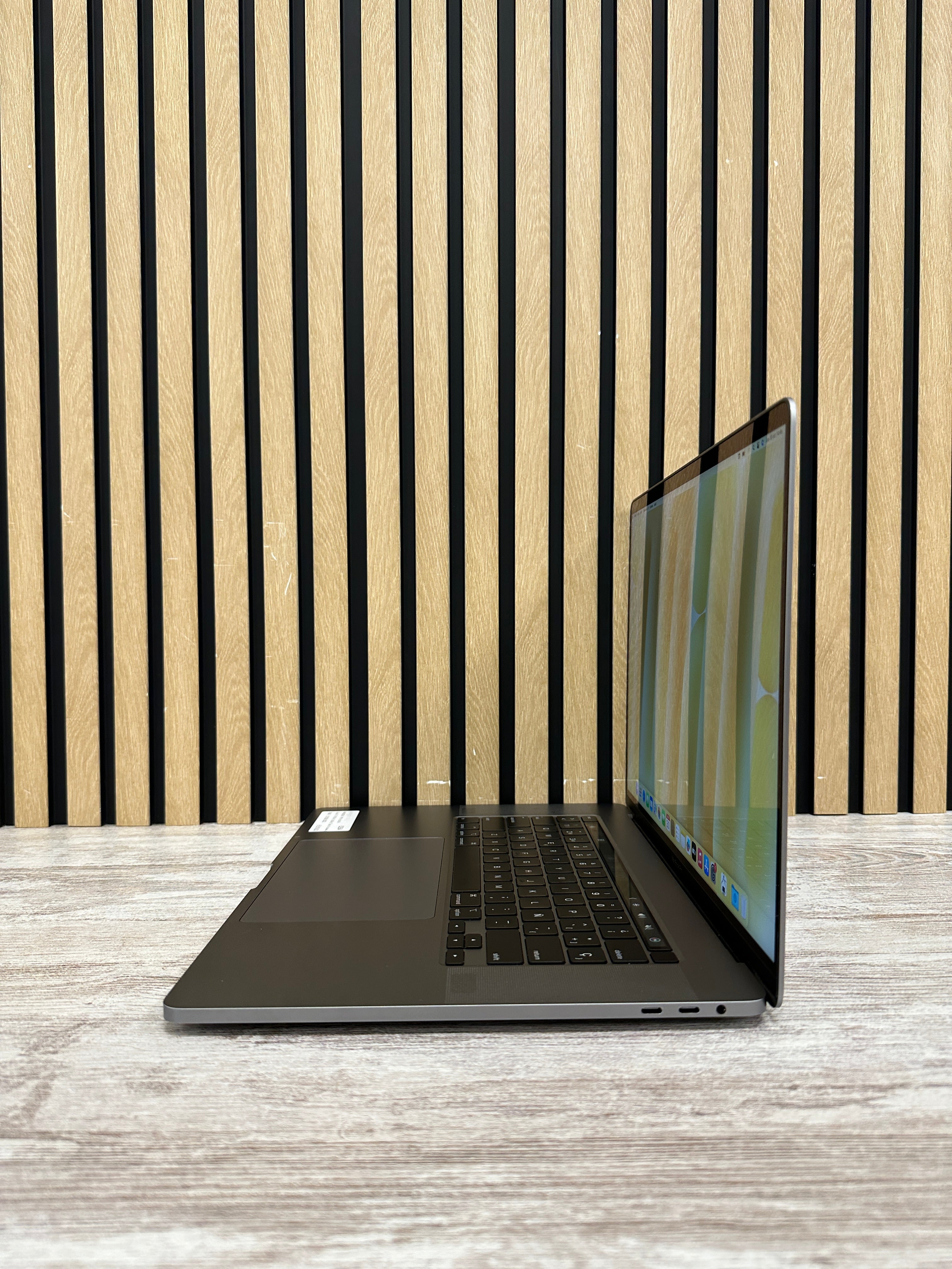 MacBook Pro 16" 2019 i7 32gb 512gb SSD