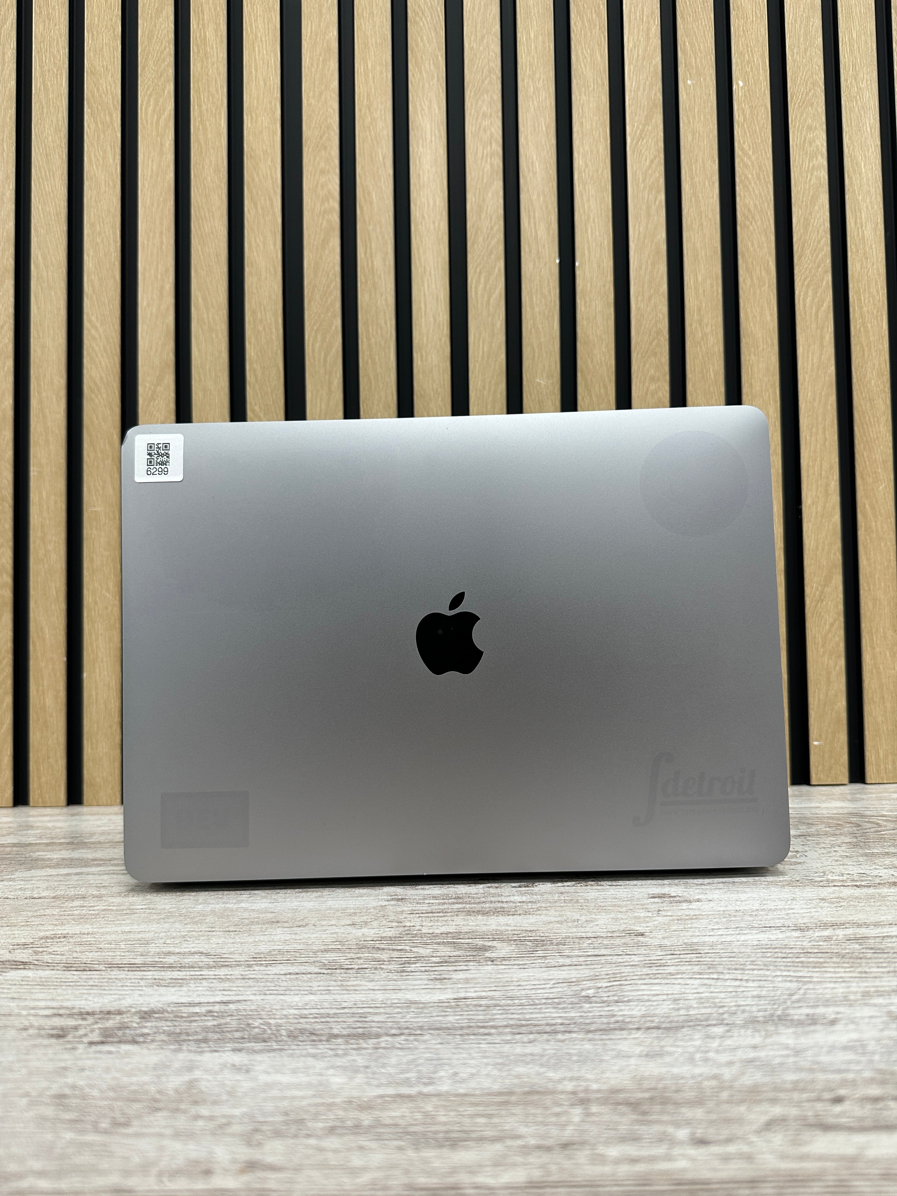 MacBook Pro 13" 2020 M1 8gb 256gb SSD
