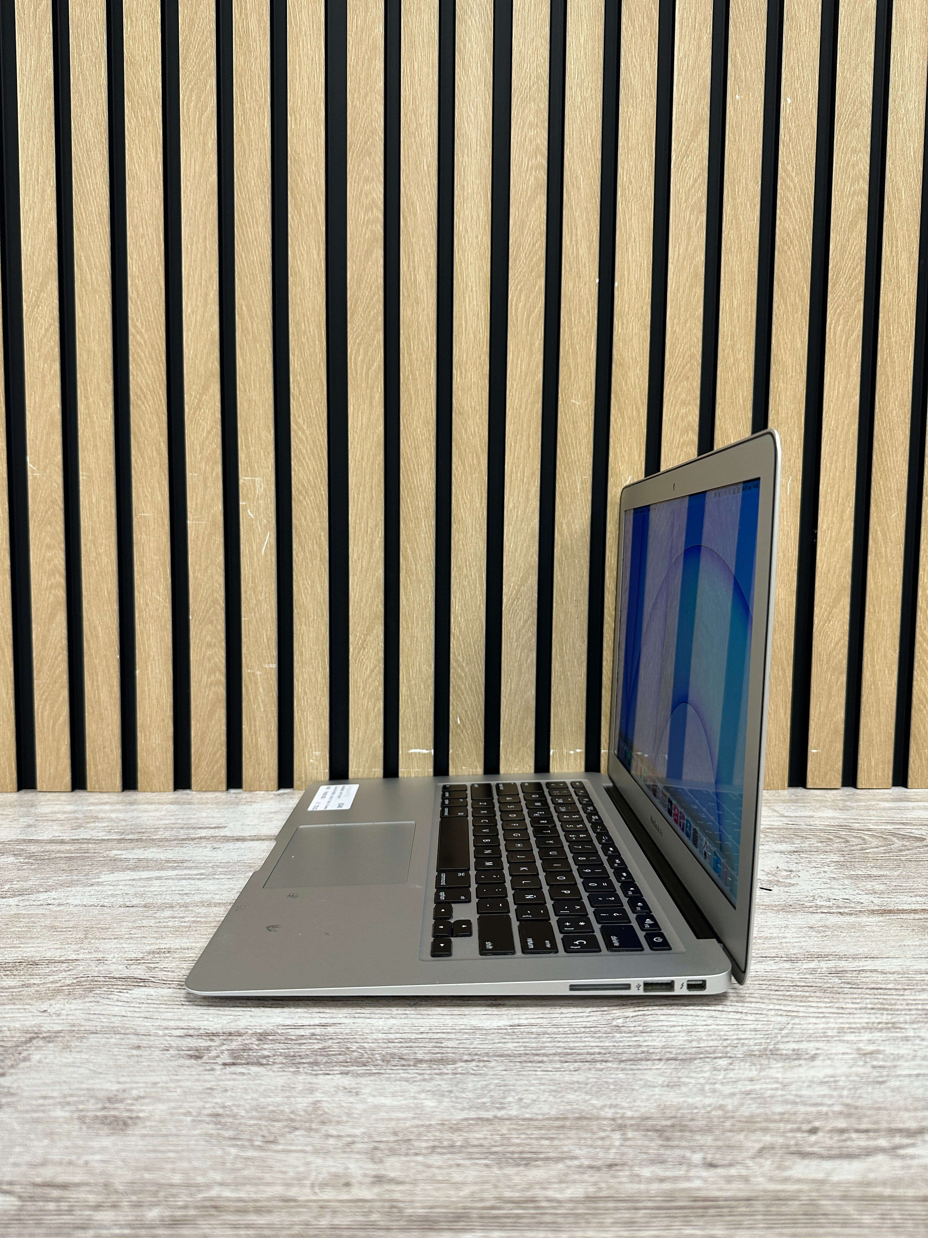 MacBook Air 13" 2017 i5 8gb 128gb SSD