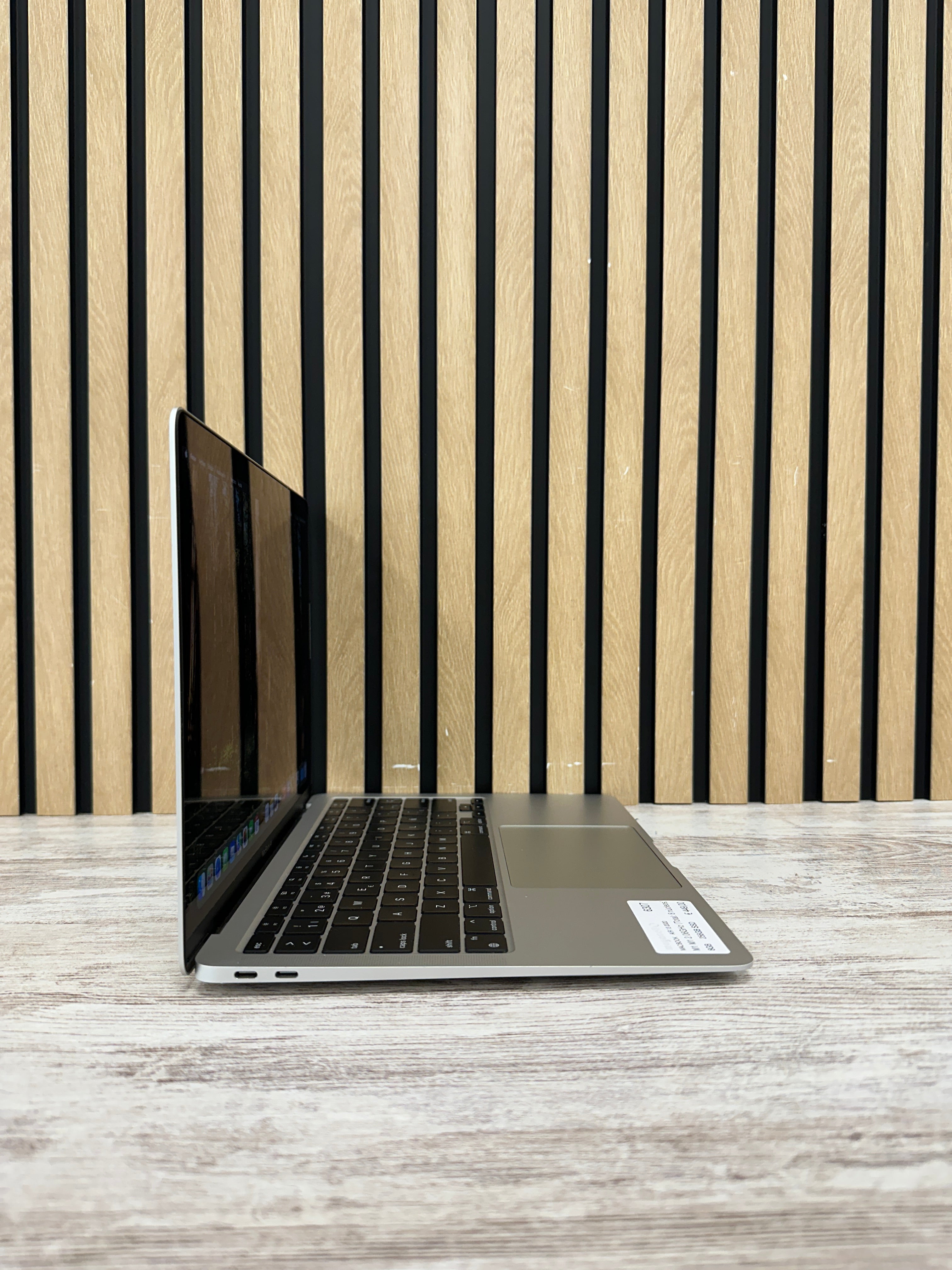 MacBook Air 13" 2020 M1 8gb 256gb SSD