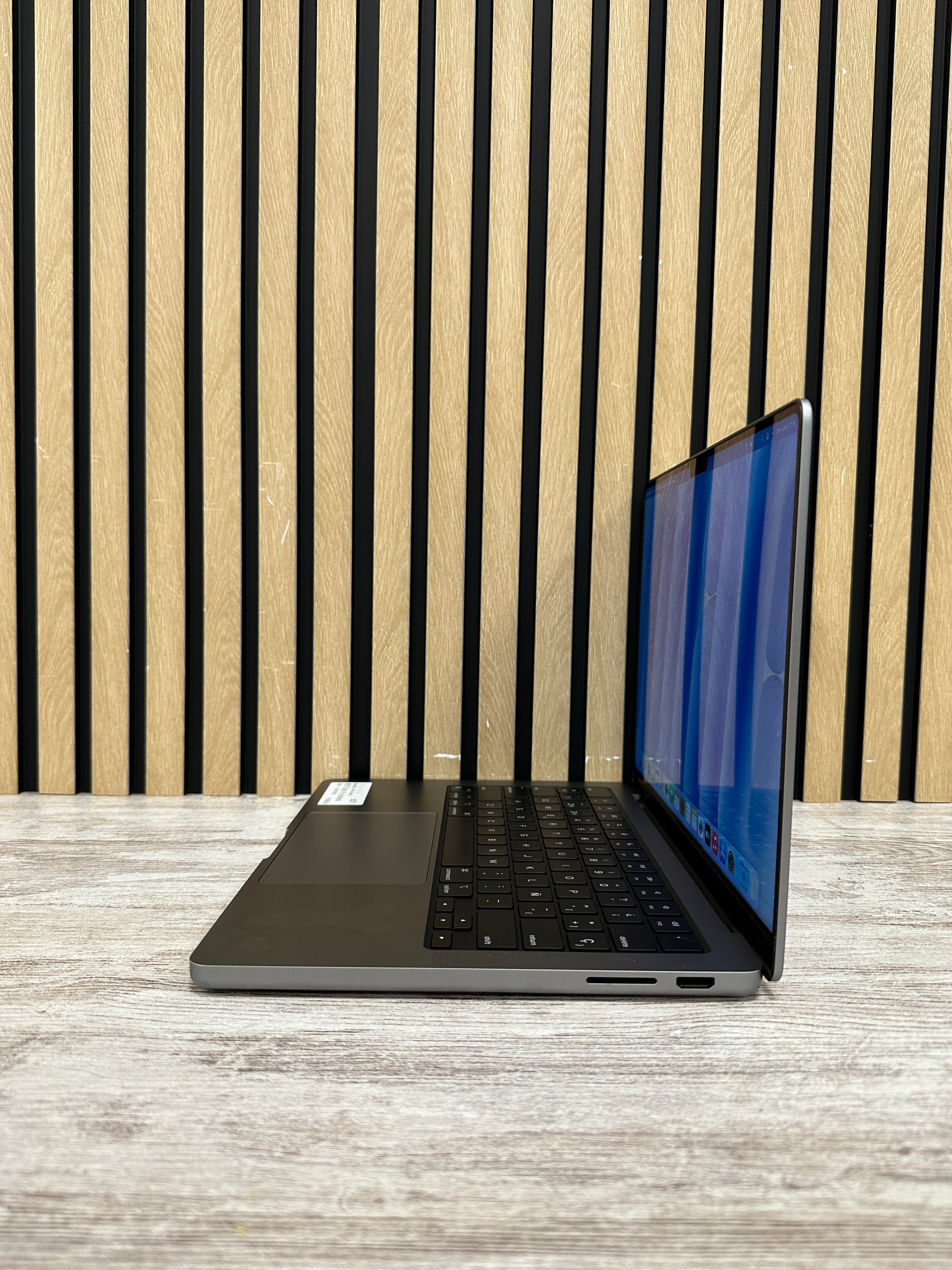 MacBook Pro 14" 2023 M3 8gb 512gb SSD