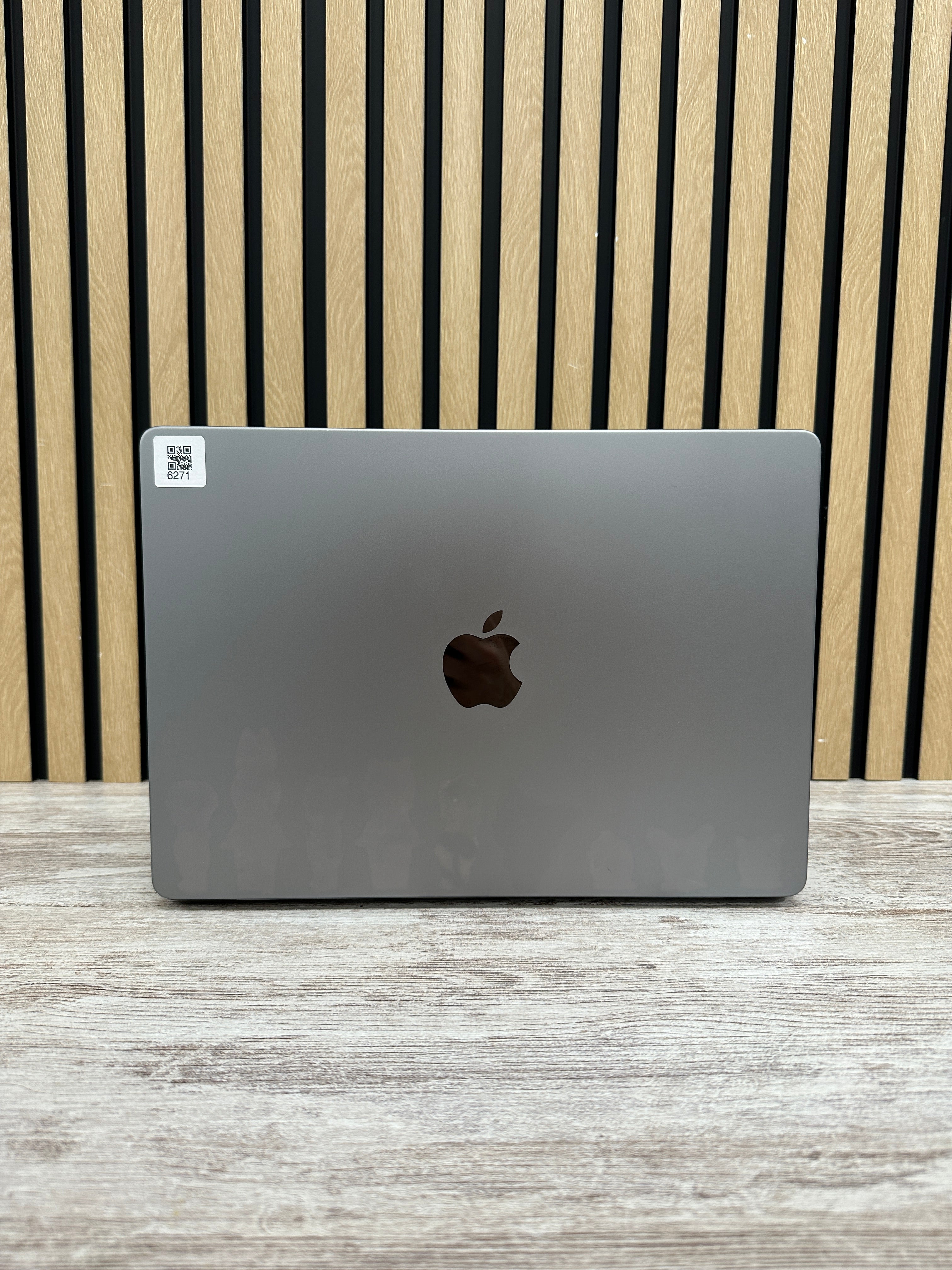 MacBook Pro 14" 2023 M3 8gb 512gb SSD - Moyacell