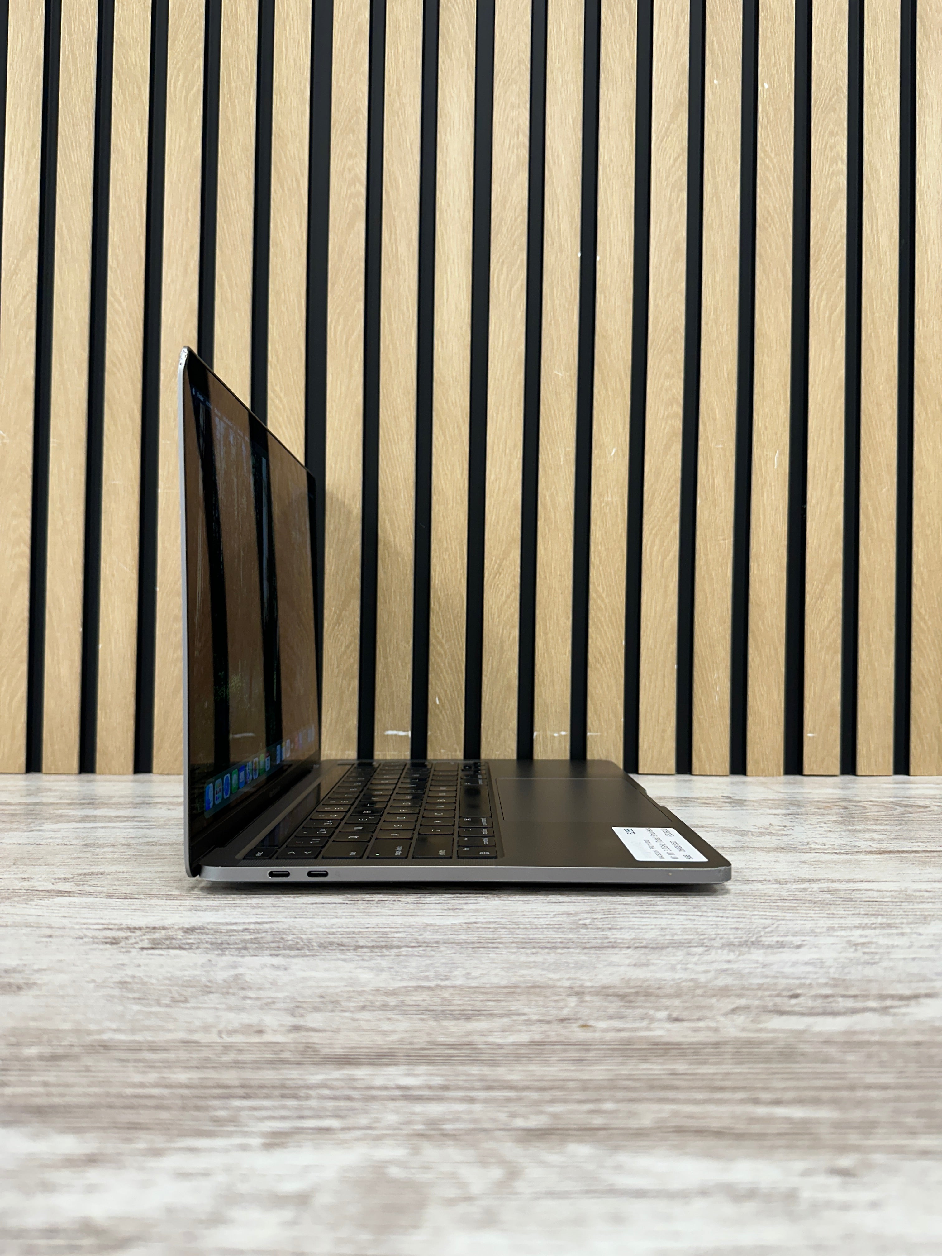 MacBook Pro 13" 2020 M1 8gb 256gb SSD