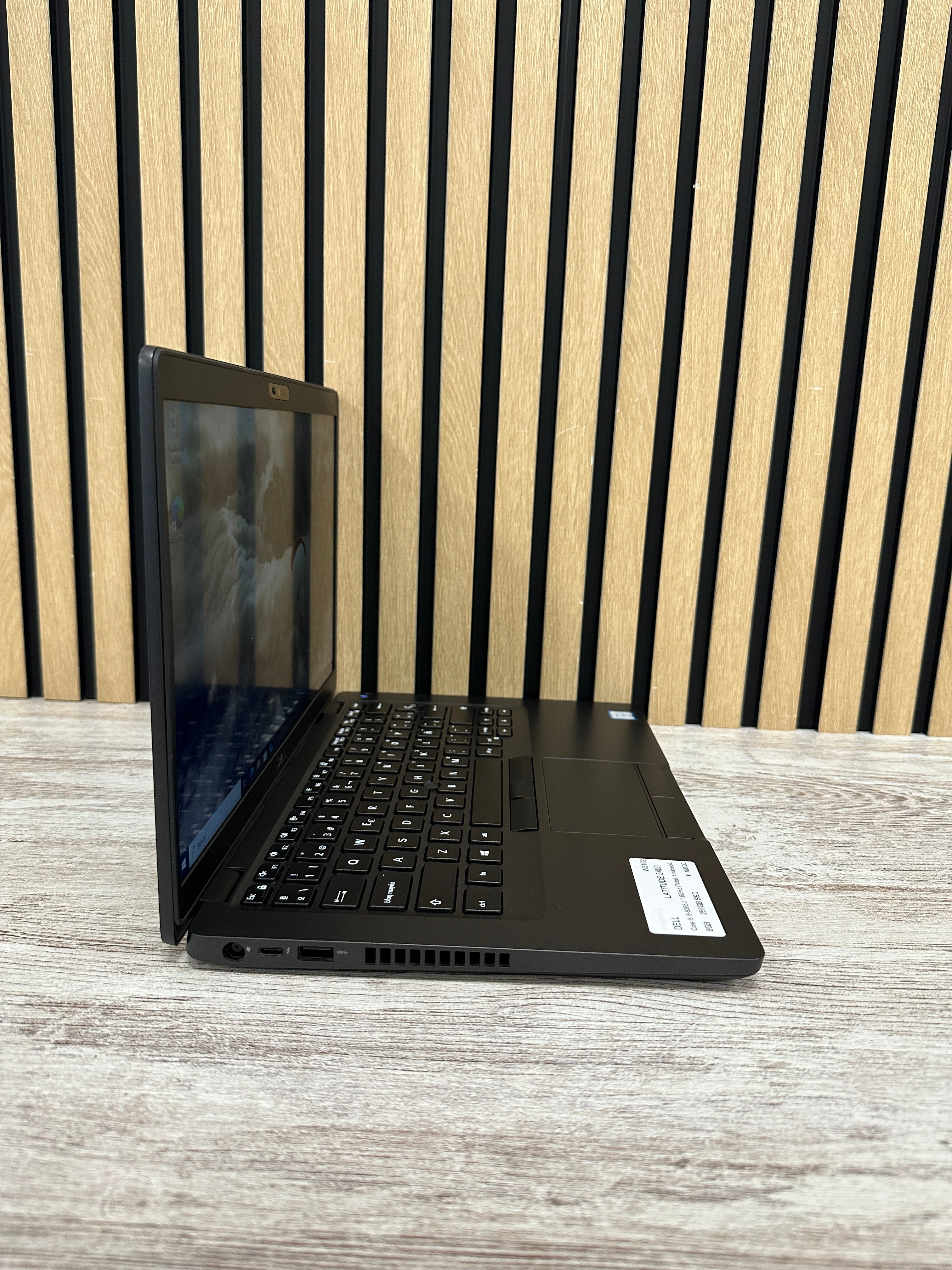 DELL LATITUDE 5400 i5 8GB 256GB SSD 14.0"
