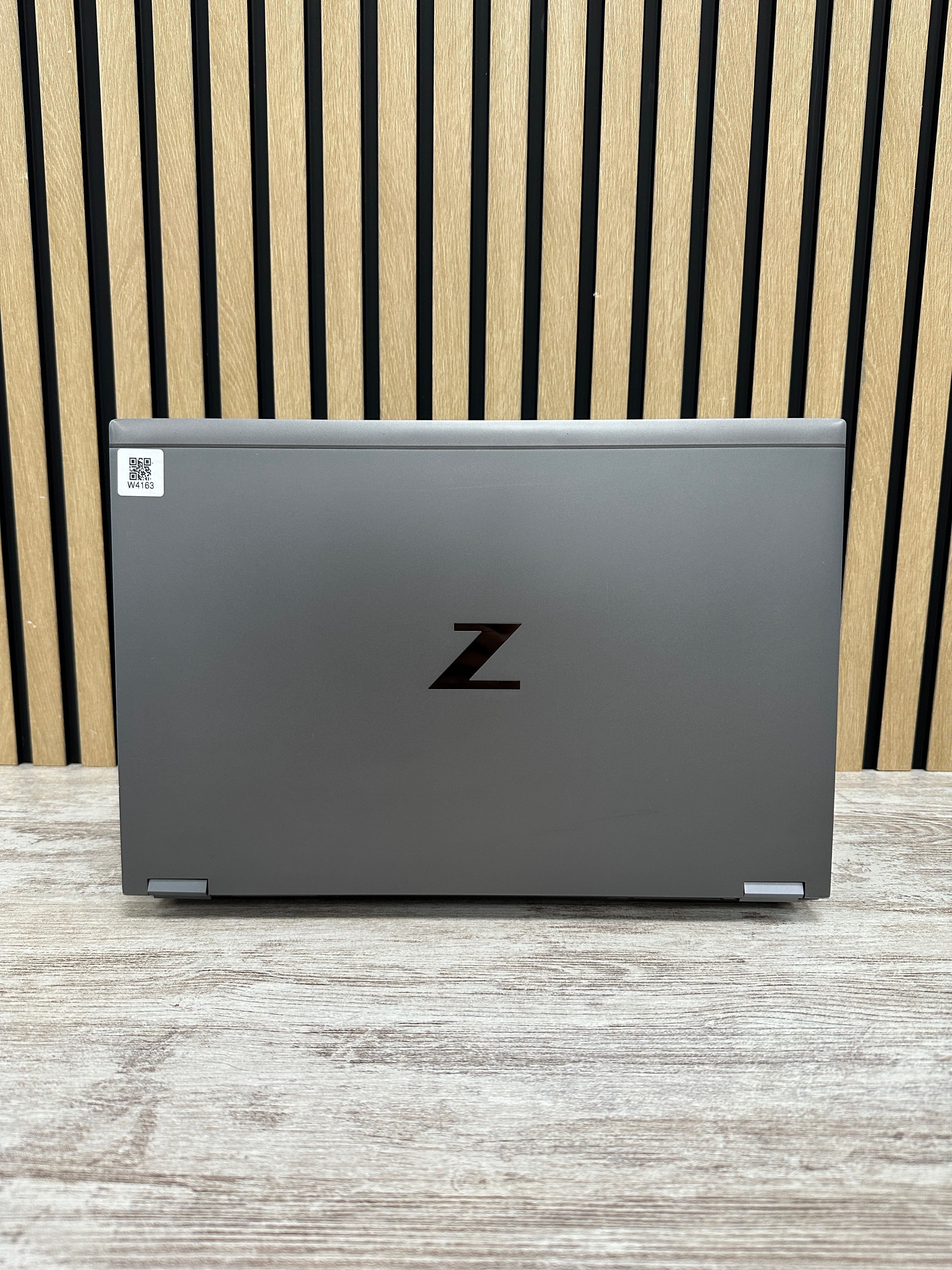 HP ZBOOK FURY 15 (G8) Core i7 i7-11850H 2.5GHz (Total: 8 núcleos) 32GB 512GB SSD 15.6"