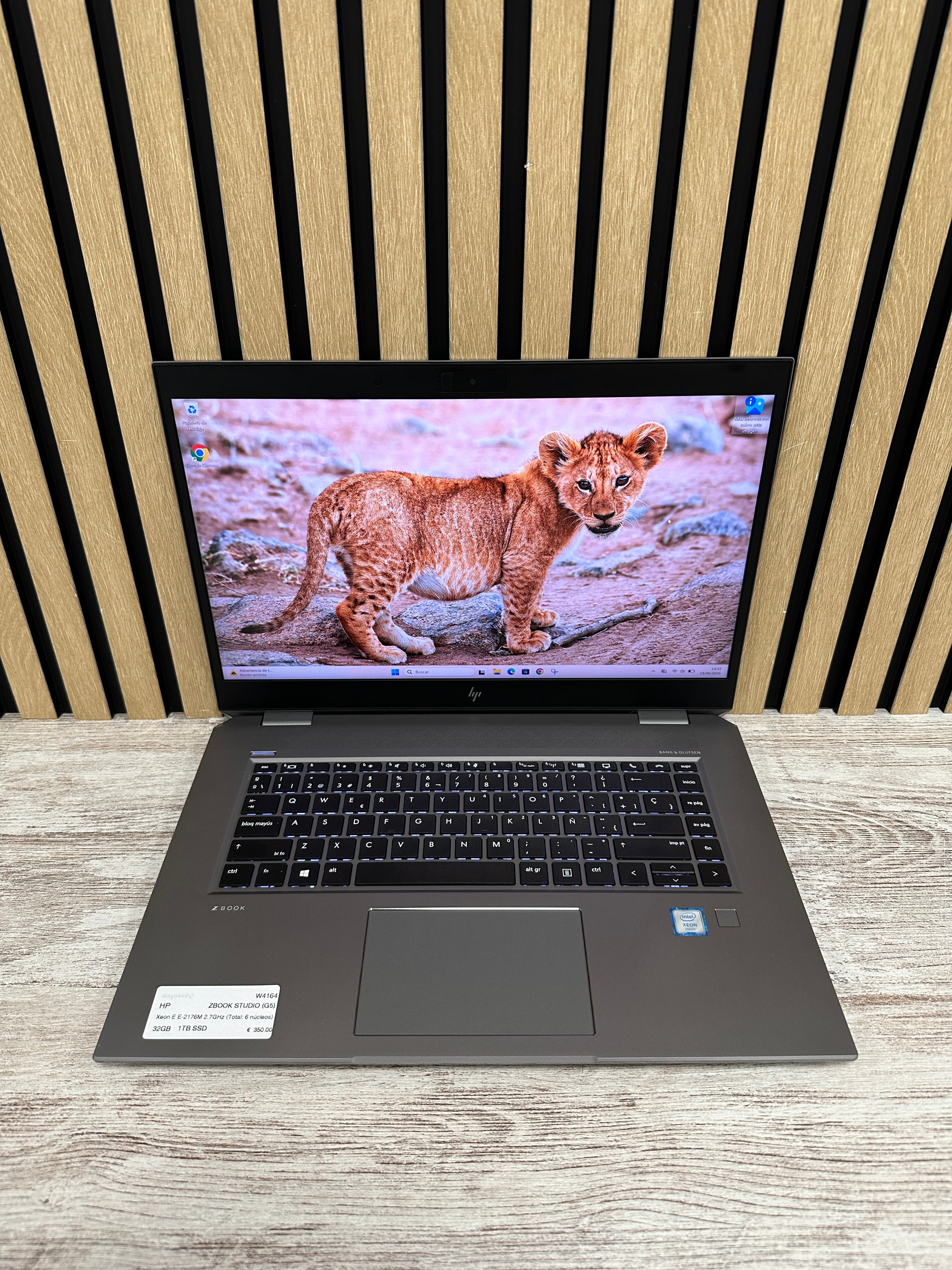 HP ZBOOK STUDIO (G5) Xeon E E-2176M 2.7GHz (Total: 6 núcleos) 32GB 1TB SSD 15.6"