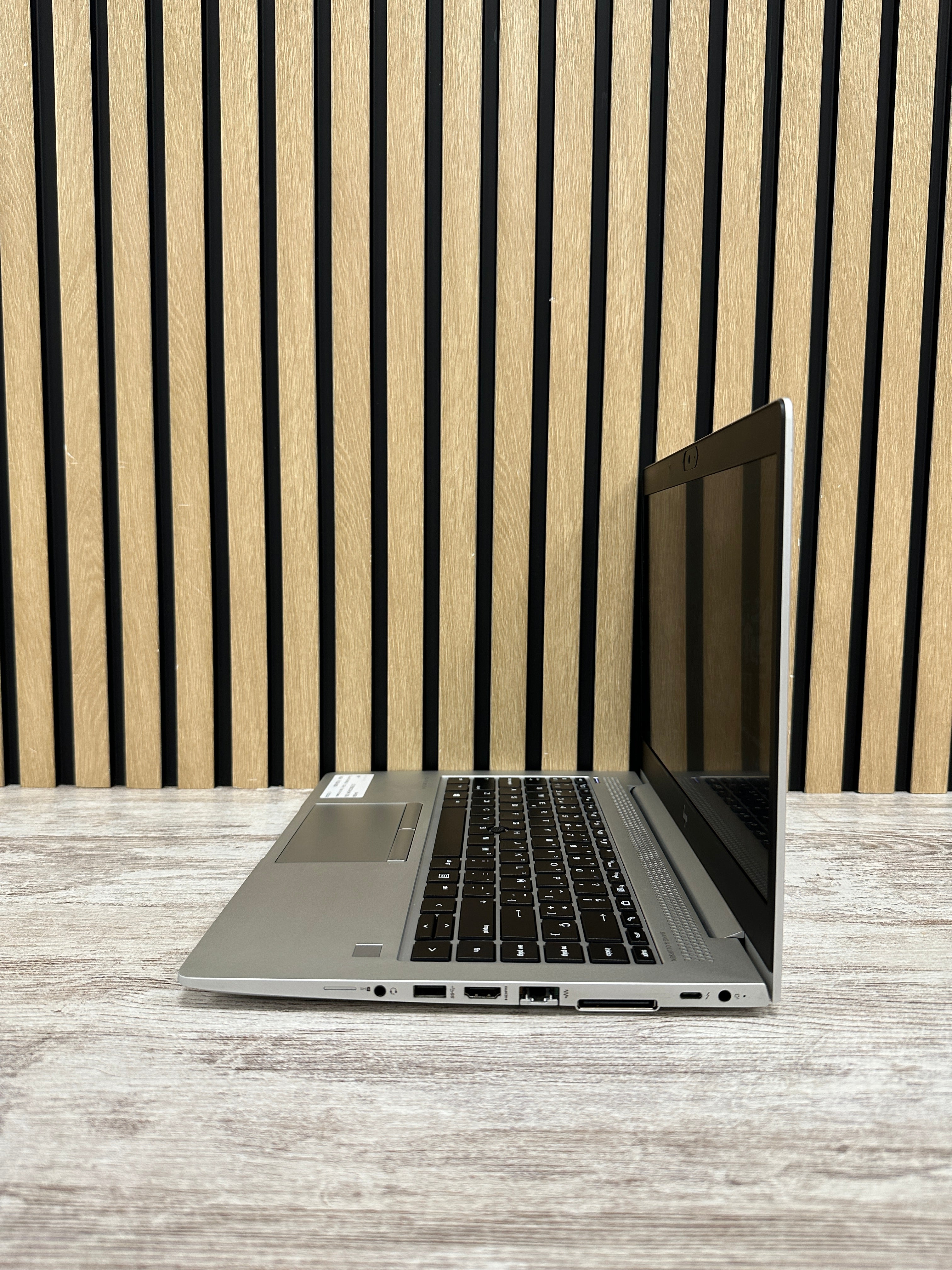 HP ELITEBOOK 840 (G5) Core i5 i5-8350U 1.7GHz (Total: 4 núcleos) 16GB 512GB SSD 14"