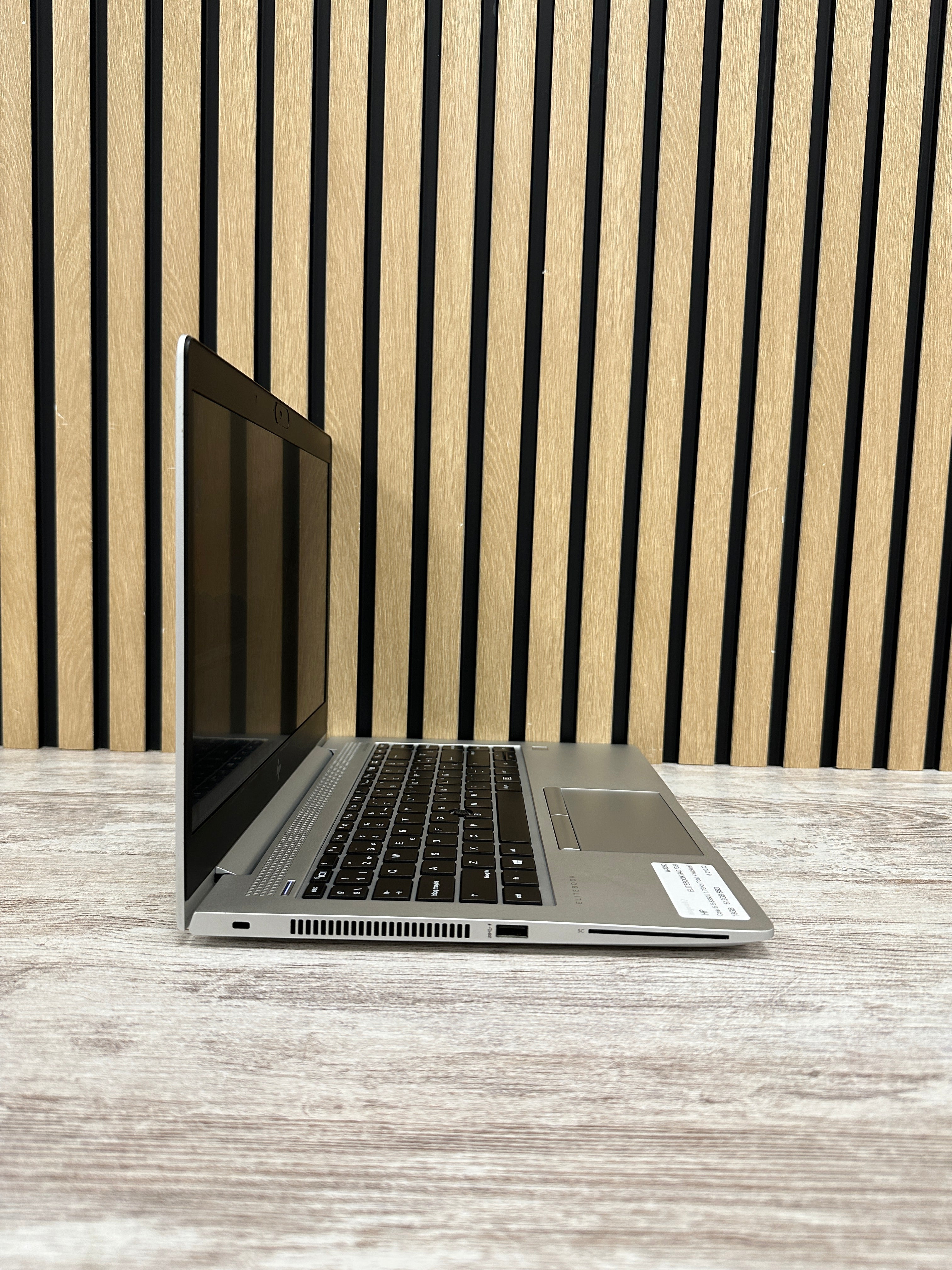 HP ELITEBOOK 840 (G5) Core i5 i5-8350U 1.7GHz (Total: 4 núcleos) 16GB 512GB SSD 14"