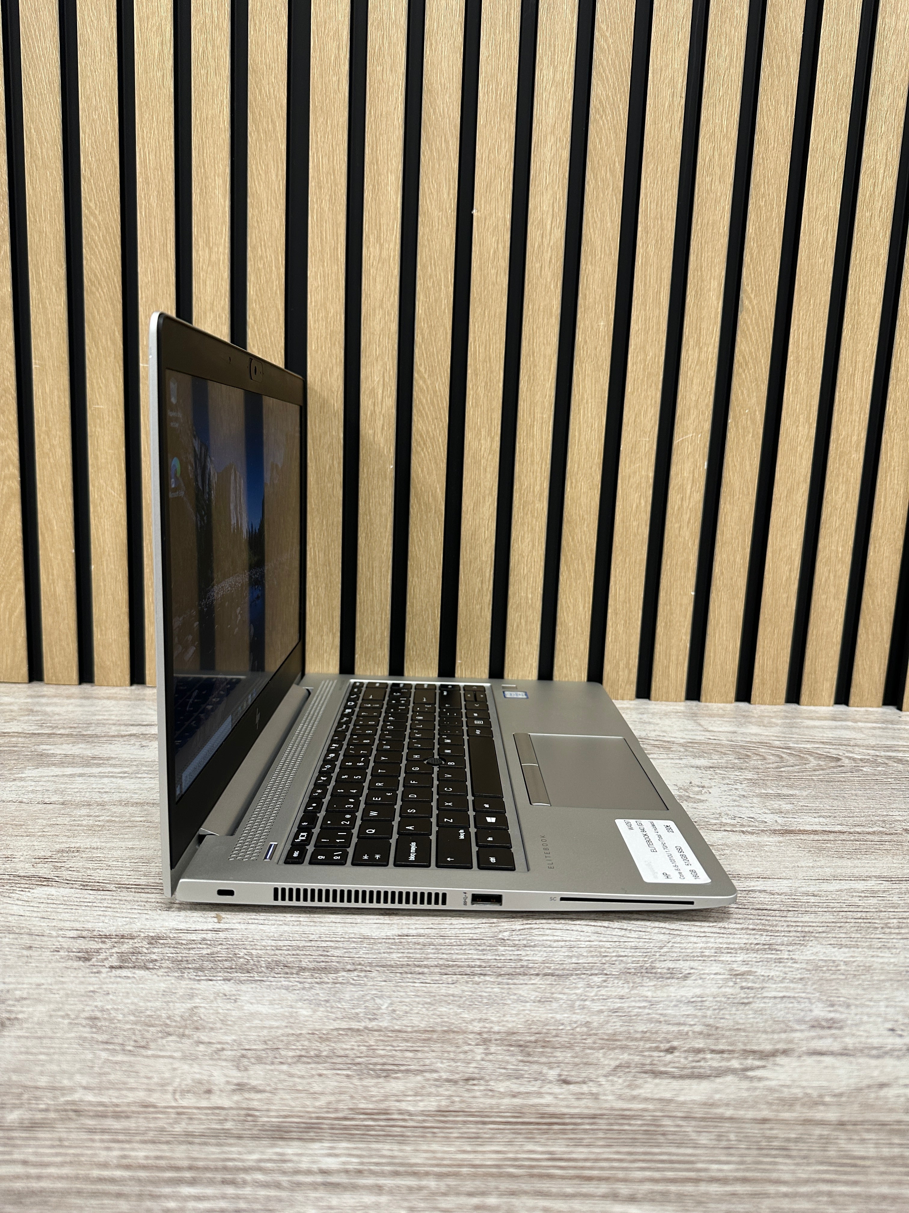 HP ELITEBOOK 840 (G6) Core i5 i5-8365U 1.6GHz (Total: 4 núcleos) 16GB 512GB SSD 14.0"