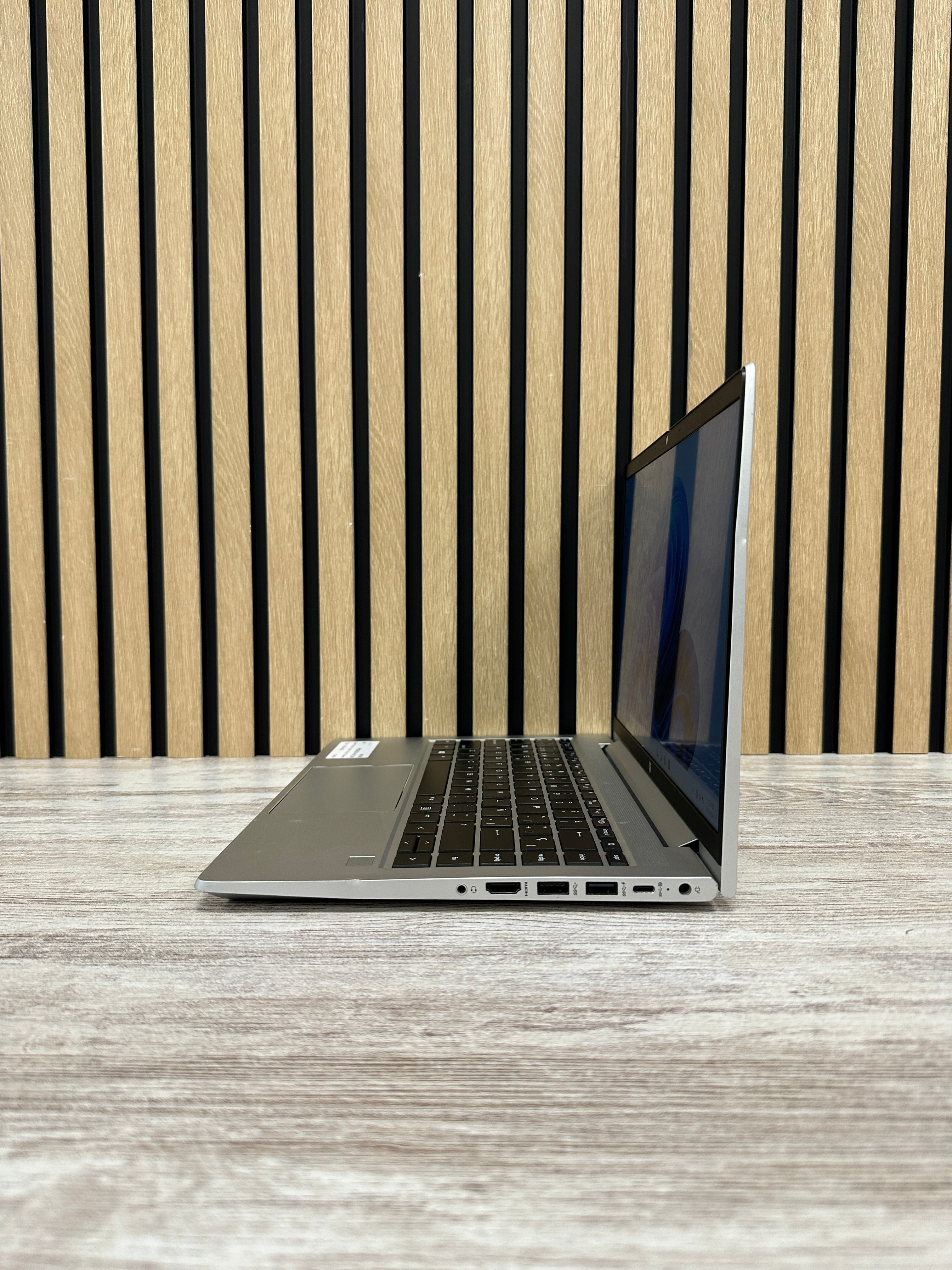 HP PROBOOK 445 (G8) Ryzen 5 5600U 2.3GHz (Total: 6 núcleos) 16GB 256GB SSD 14.0"
