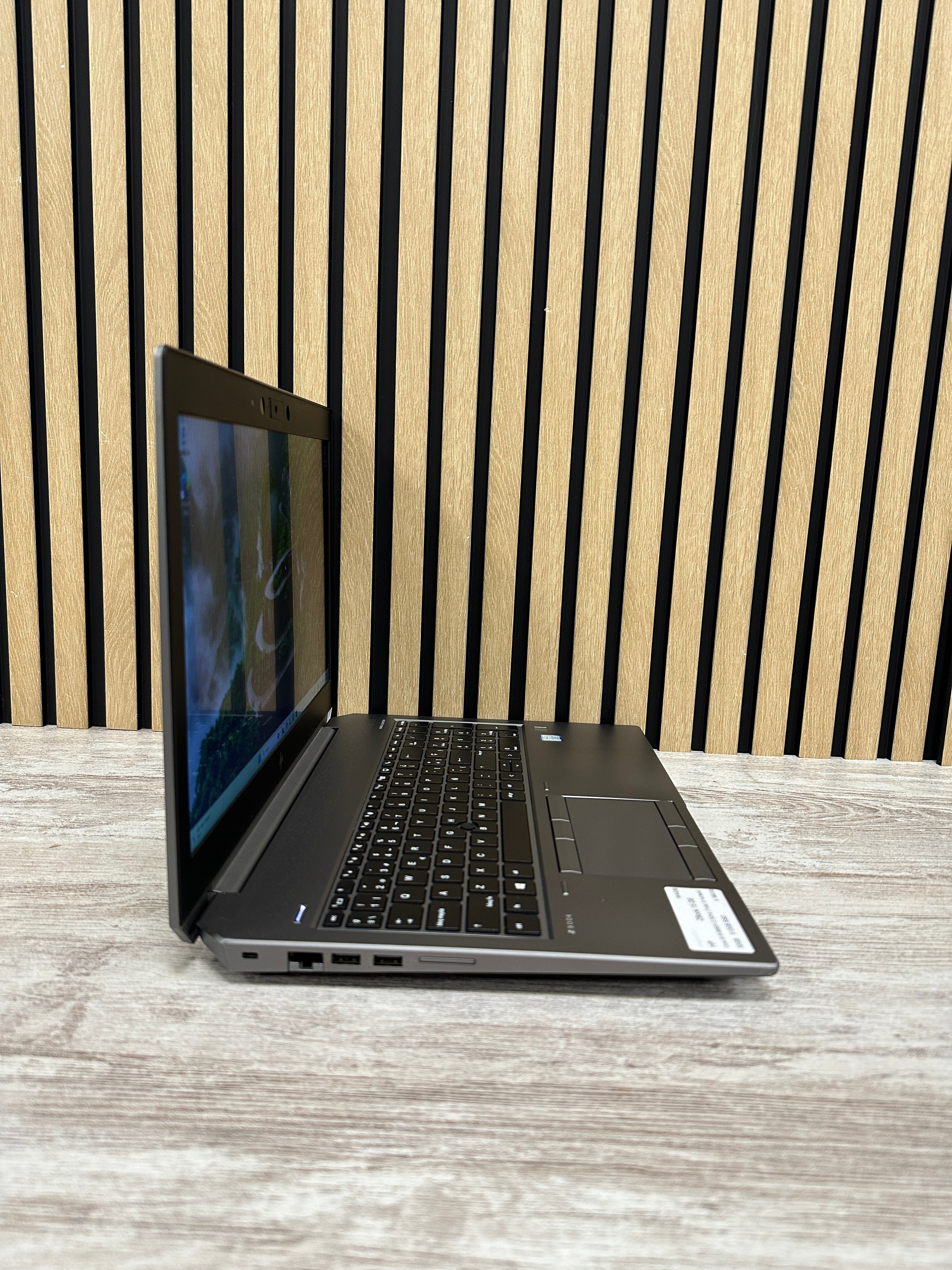 HP ZBook 15 G6 Core i9 i9-9880H 2.3GHz (Total: 8 núcleos) 32GB 512GB SSD