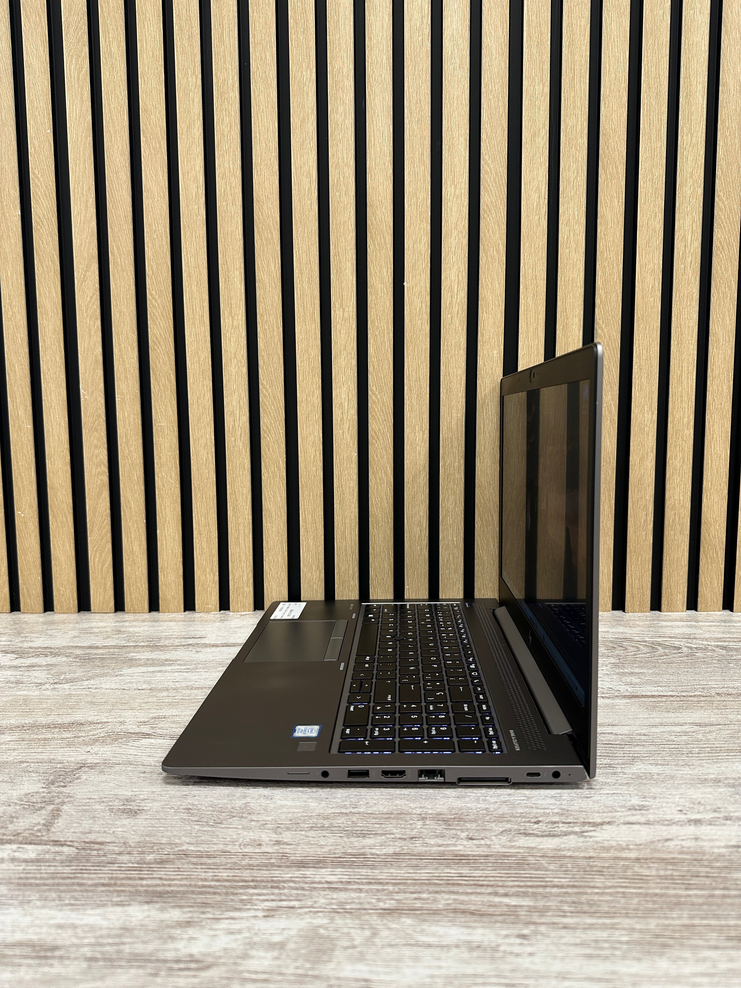 HP ZBook 15u G6 Core i7 i7-8665U 1.9GHz (Total: 4 núcleos) 8GB 512GB SSD