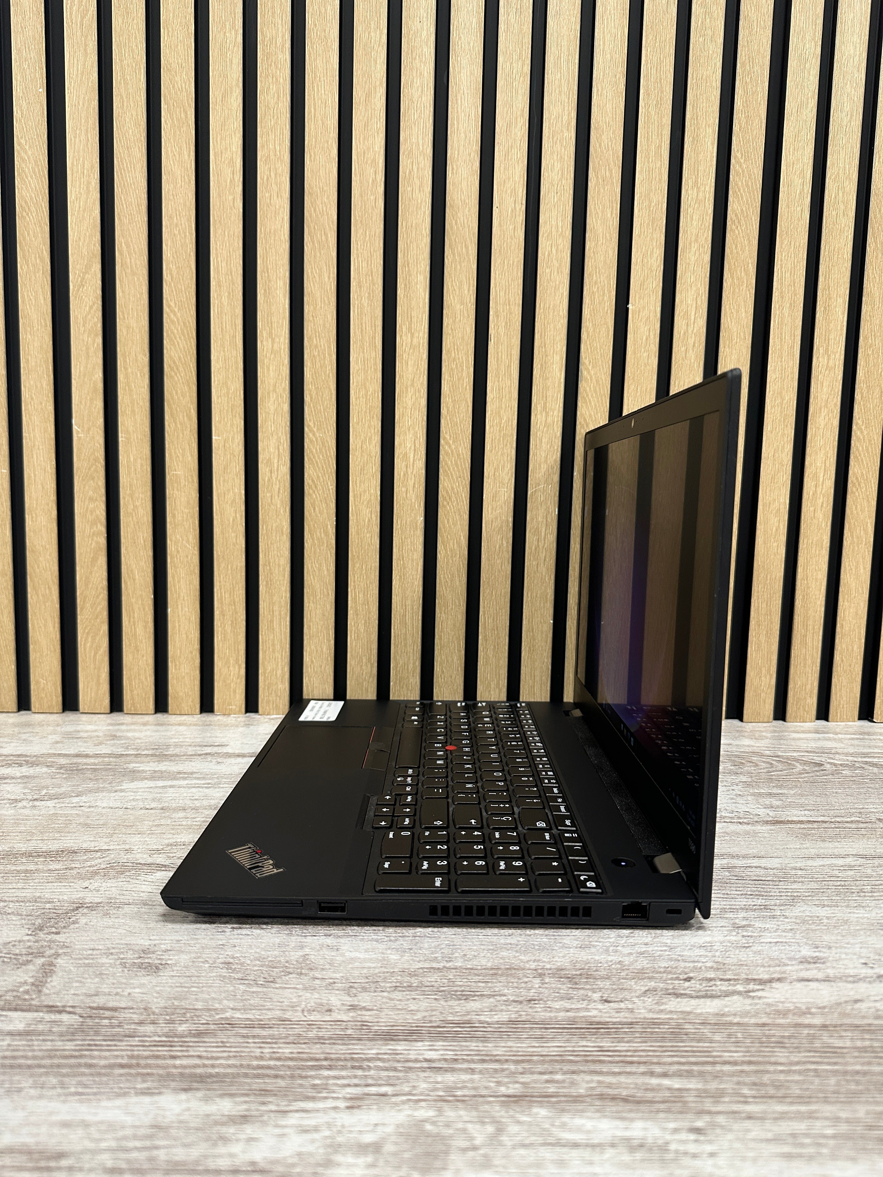 LENOVO THINKPAD T590 i5 8GB 256GB SSD 15.6"