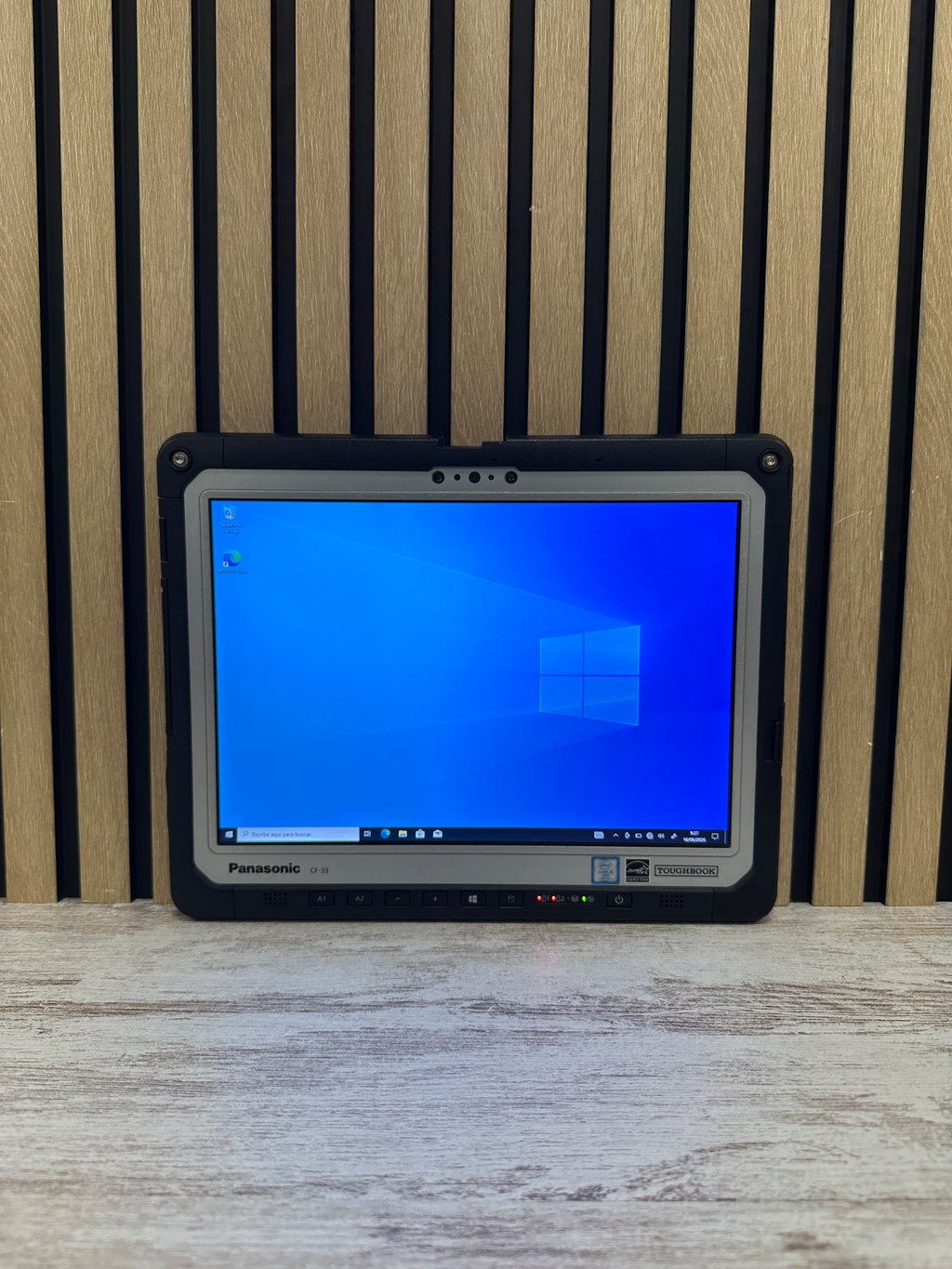 PANASONIC TOUGHBOOK CF-33 Core i5 i5-7300U 2.6GHz (Total: 2 cores) 8GB 256GB SSD 12.0" - Moyacell