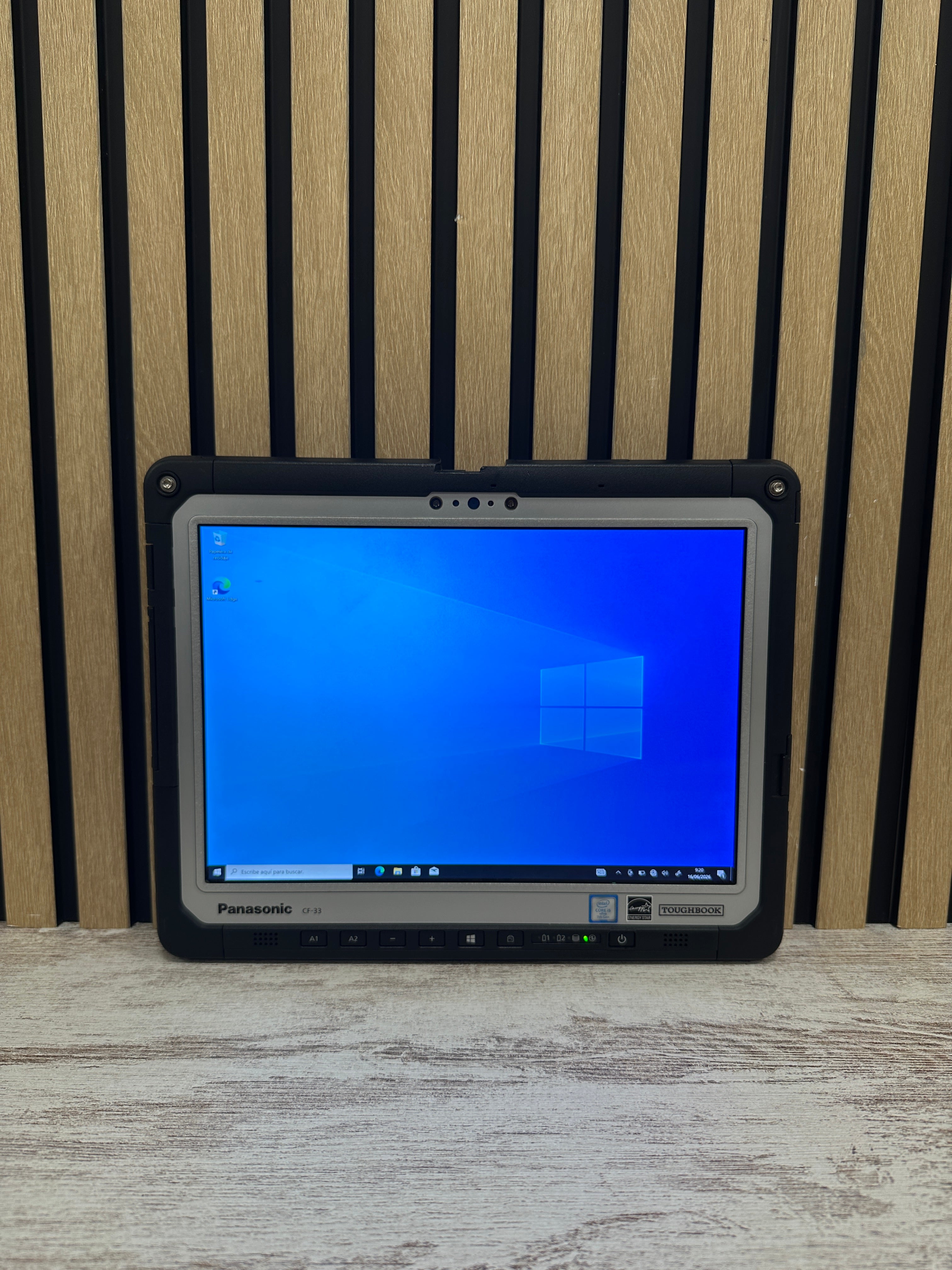PANASONIC TOUGHBOOK CF-33 Core i5 i5-7300U 2.6GHz (Total: 2 cores) 8GB 256GB SSD 12.0"