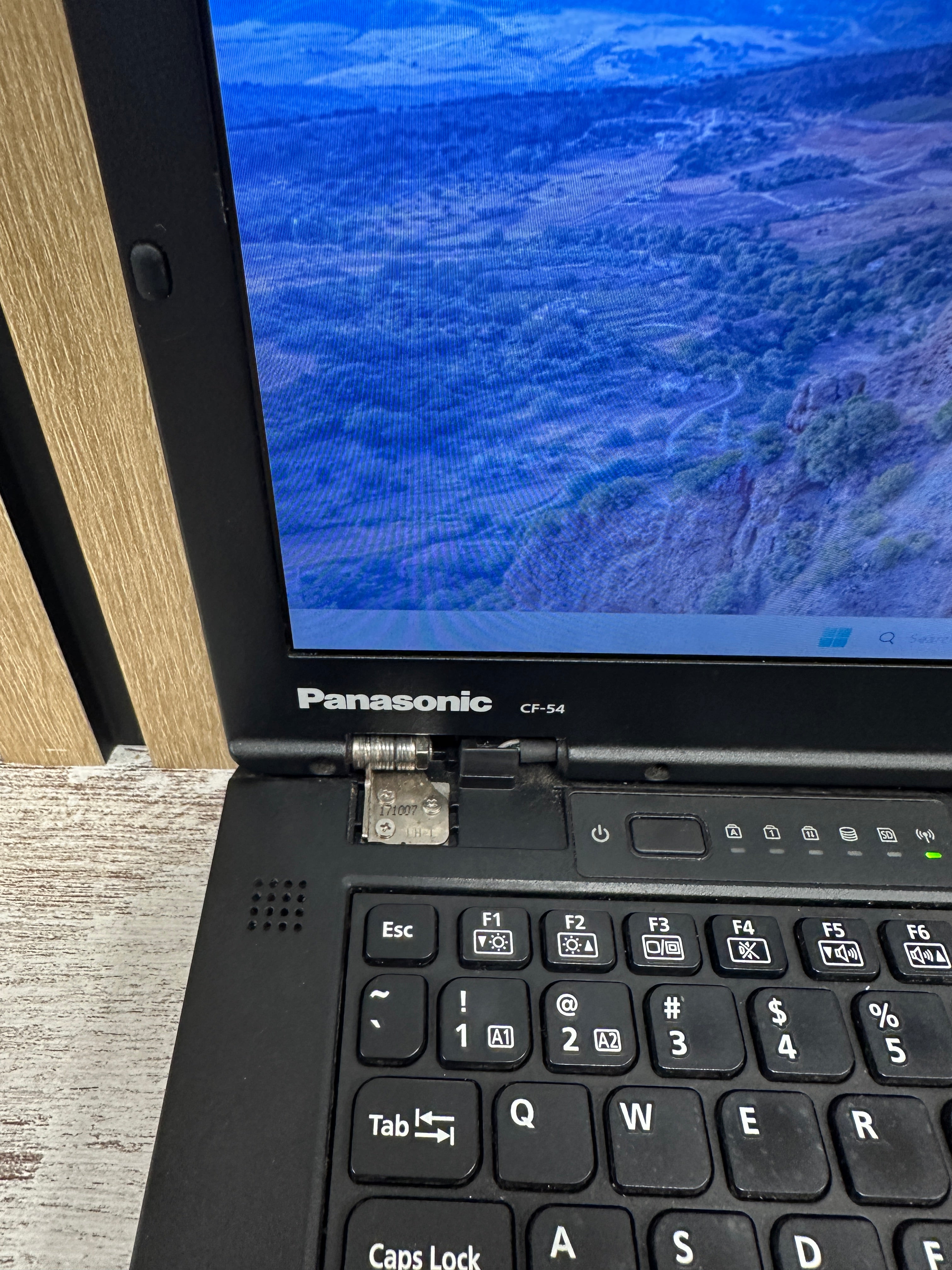 PANASONIC TOUGHBOOK CF-54 Core i5 i5-6300U 2.4GHz (Total: 2 núcleos) 8GB 256GB SSD 14"