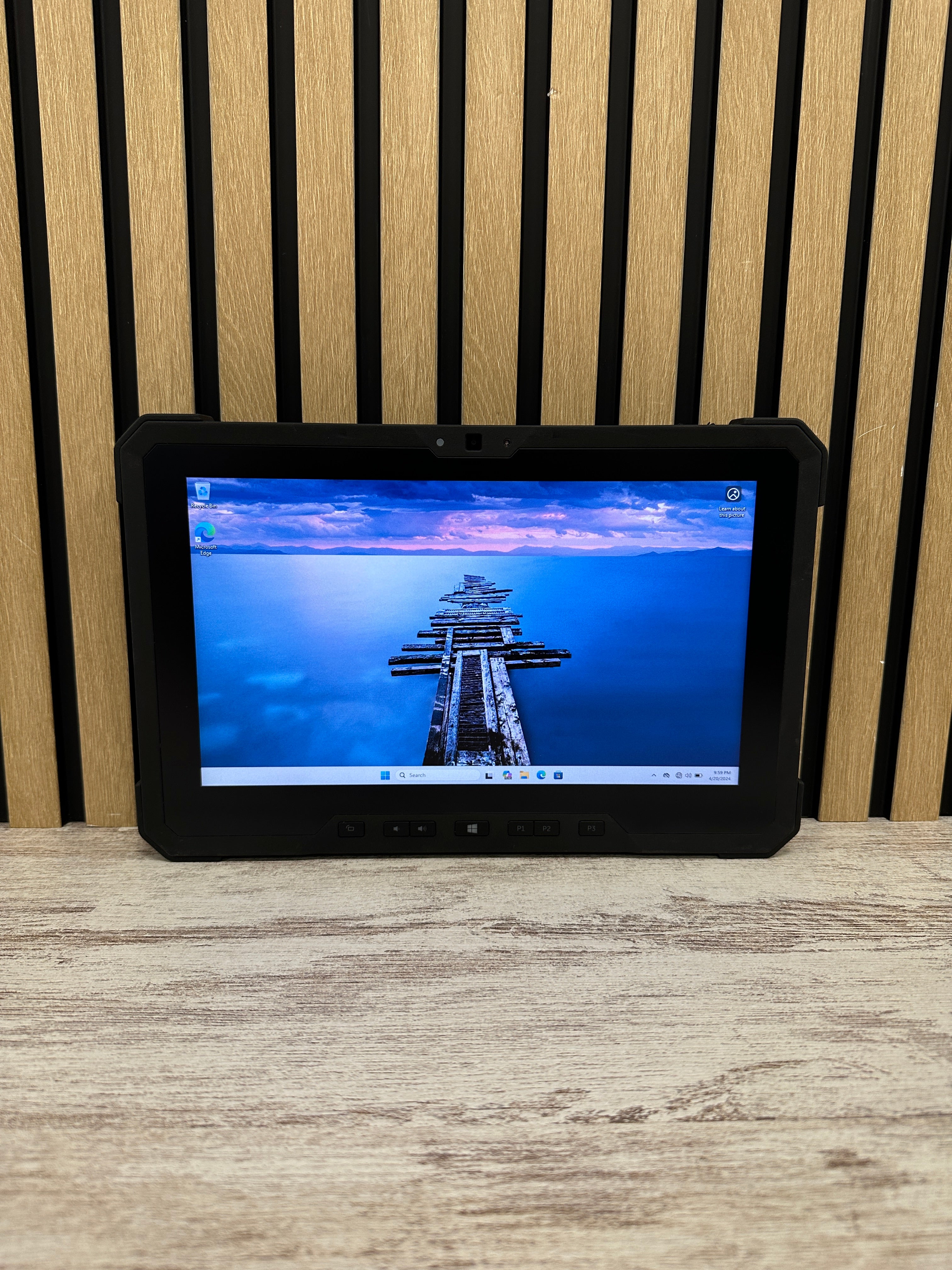 DELL RUGGED 7202 m5-5y71 1.2ghz 8GB 128GB SSD 11.6"