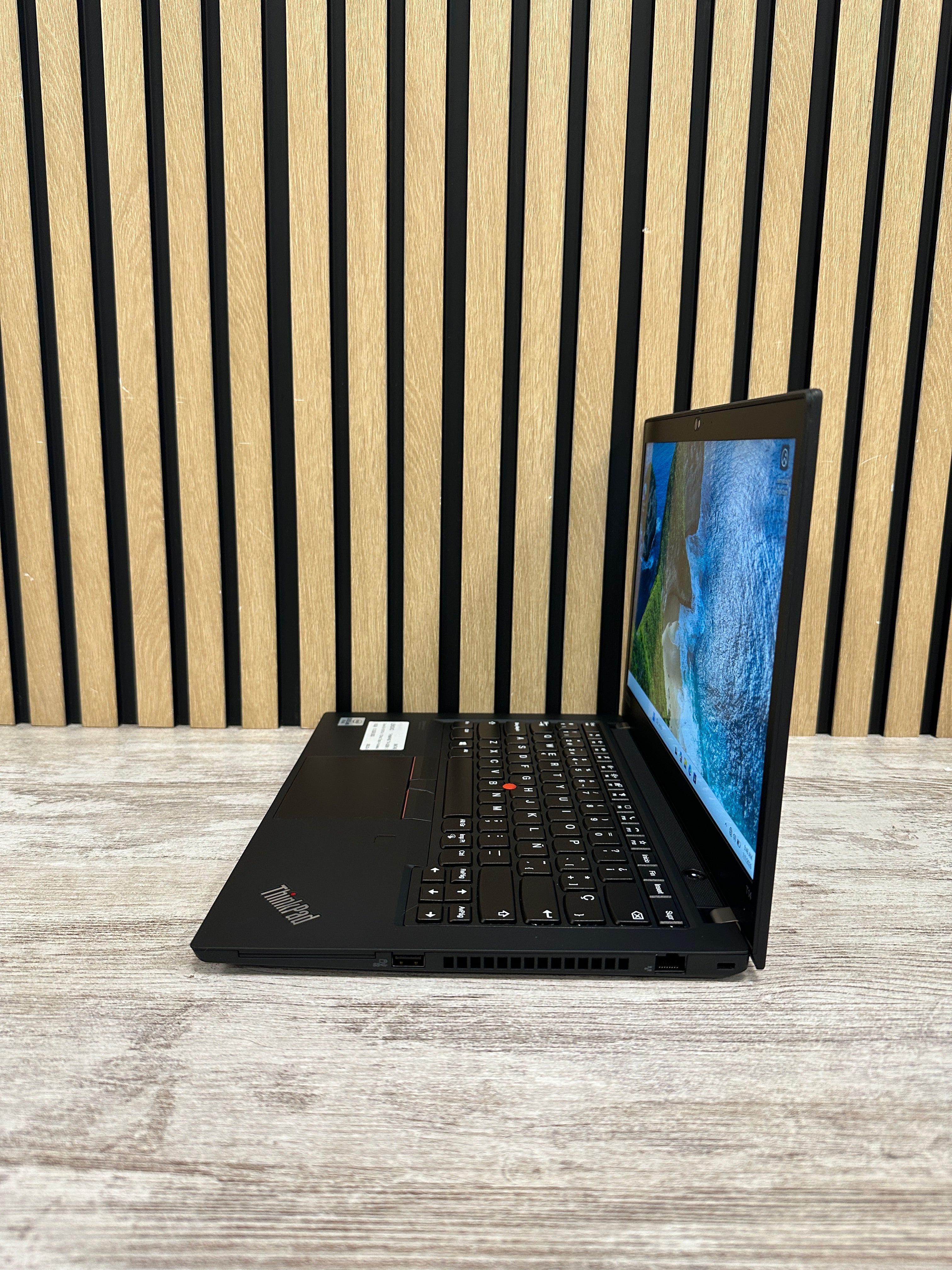 LENOVO THINKPAD T14 (GEN 1) Core i5 i5-10310U 1.7GHz (Total: 4 núcleos) 16GB 512GB SSD 14" - Moyacell