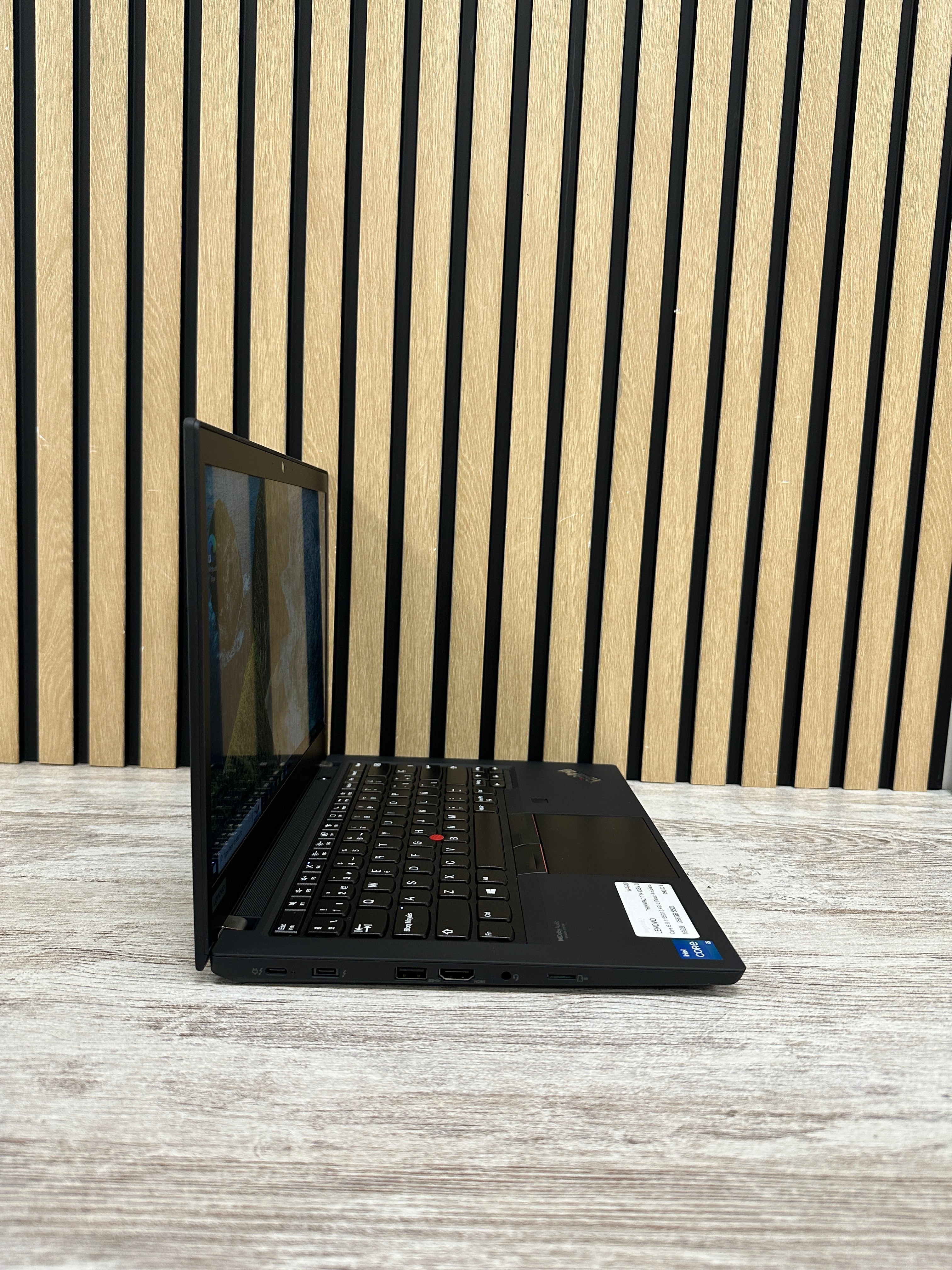 LENOVO THINKPAD T14 (GEN 2) i5 16GB 256GB SSD 14"