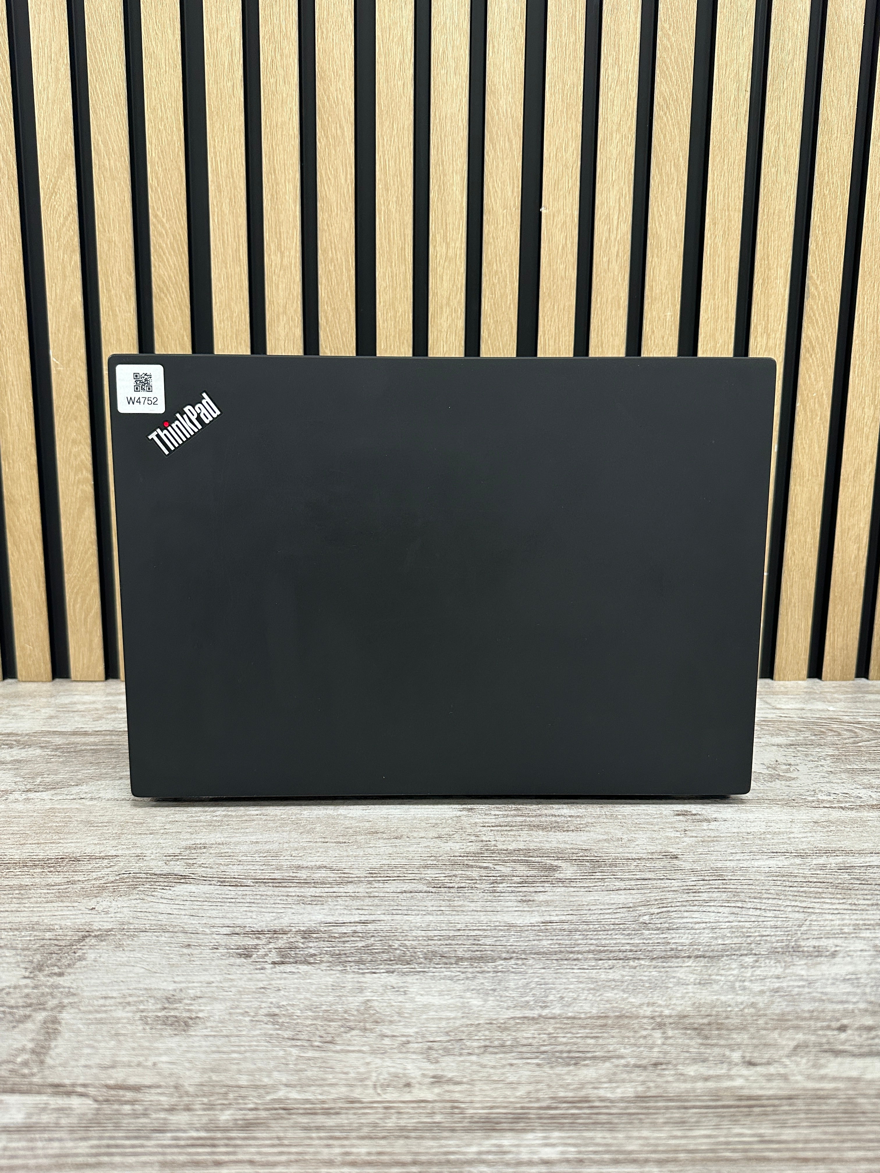 LENOVO THINKPAD T14 (GEN 2) Core i5 i5-1145G7 2.6GHz (Total: 4 núcleos) 16GB 512GB SSD 14" - Moyacell