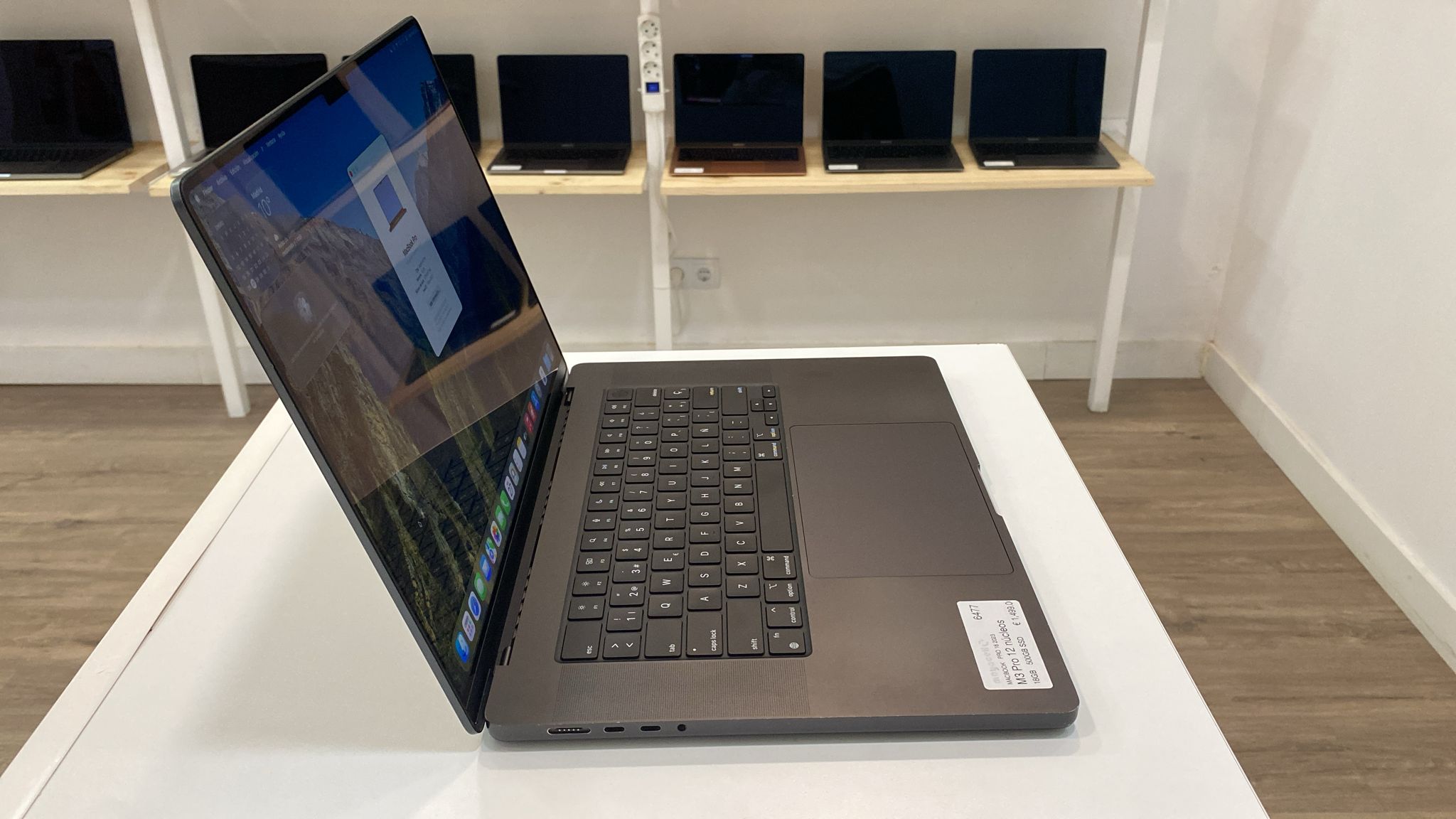 MacBook Pro 16" M3 PRO 18GB 512GB SSD