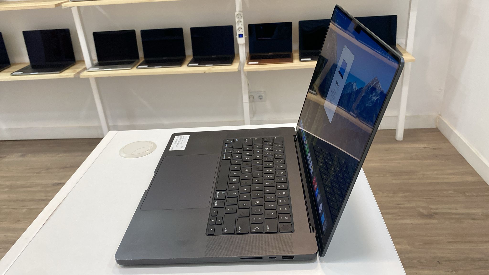 MacBook Pro 16" M3 PRO 18GB 512GB SSD